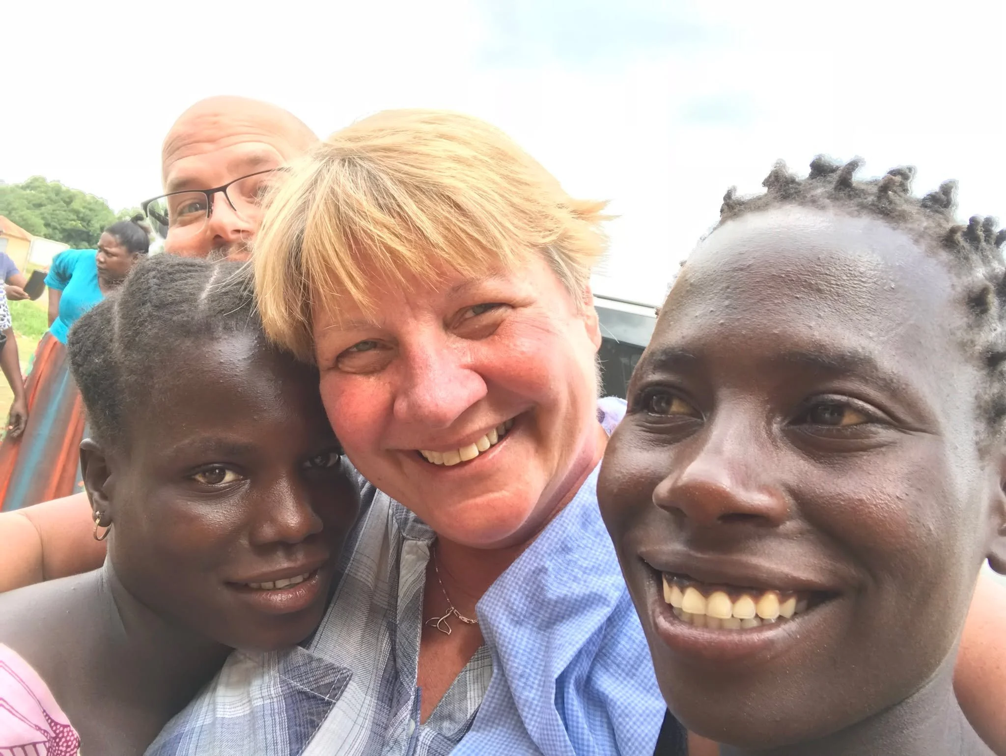March 2006.
20 years ago, Cindy took her first steps on Ugandan soil. The seeds planted in her heart by the Savior of the world started blossoming, as part of His plan for these children became clear.

God's grace and mercy has brought us to where we