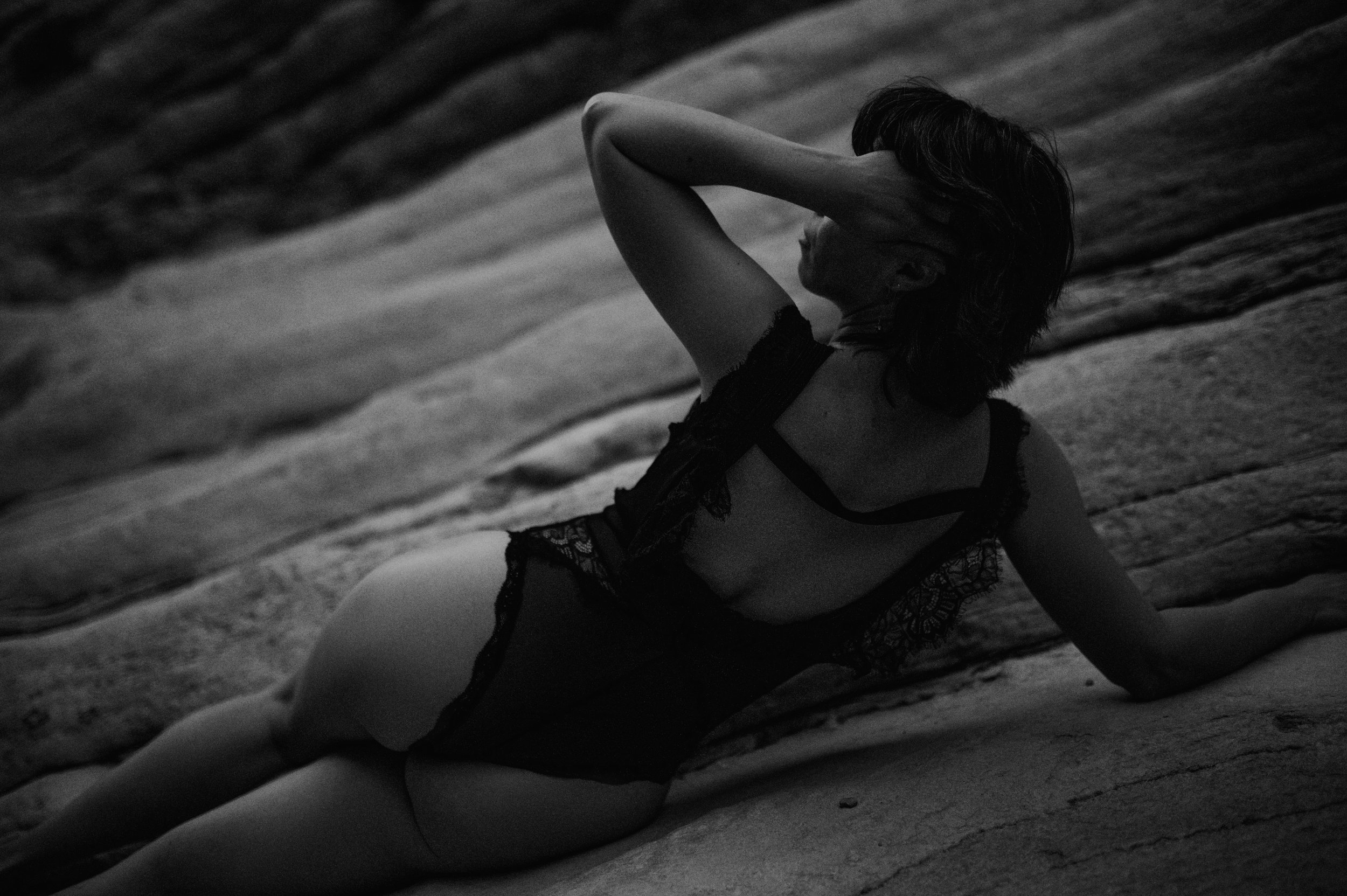 black and white outdoor boudoir slot canyon photo zealous stills