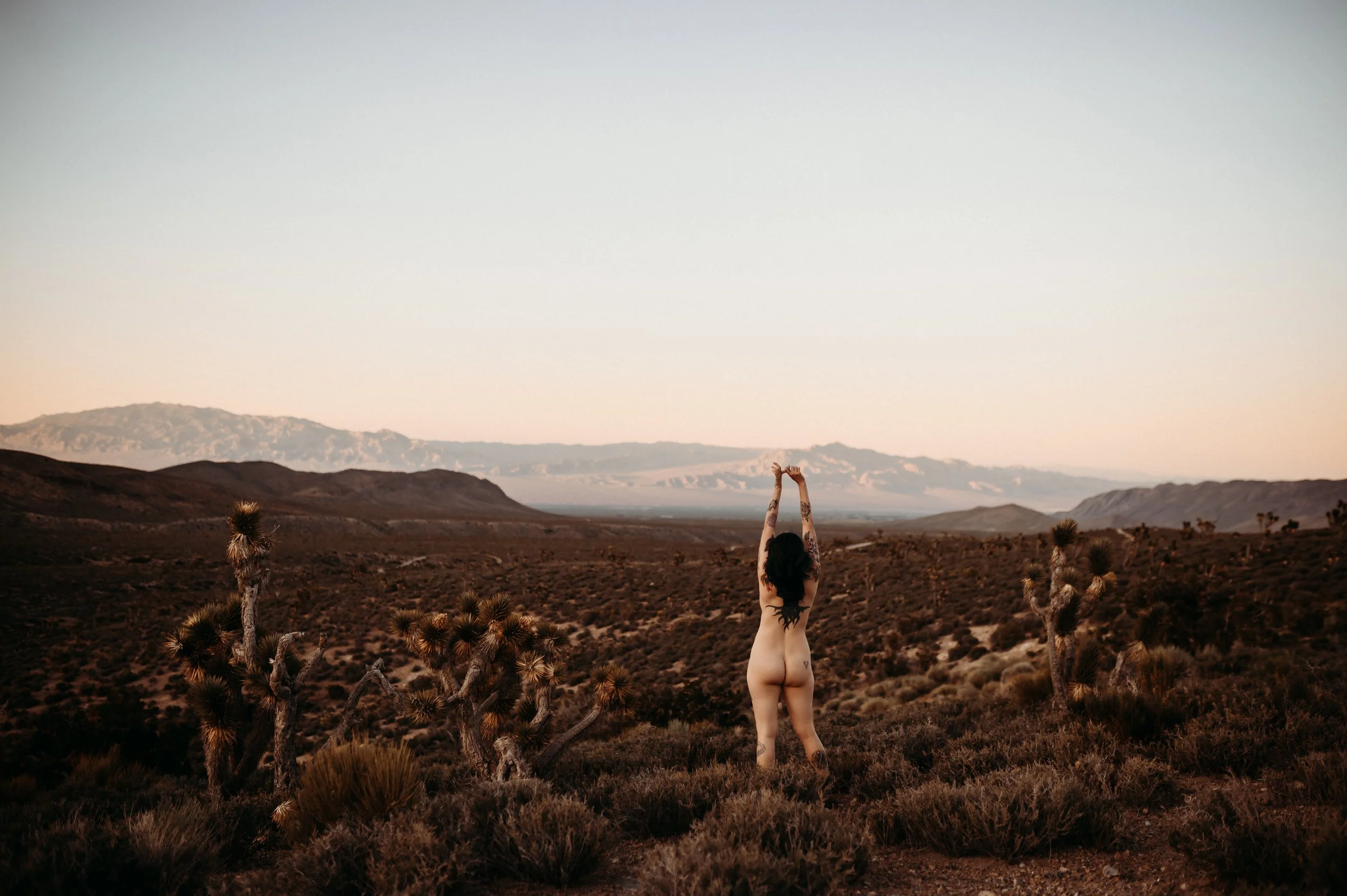 desert sunset outdoor boudoir photoshoot by zealous stills las vegas nevada