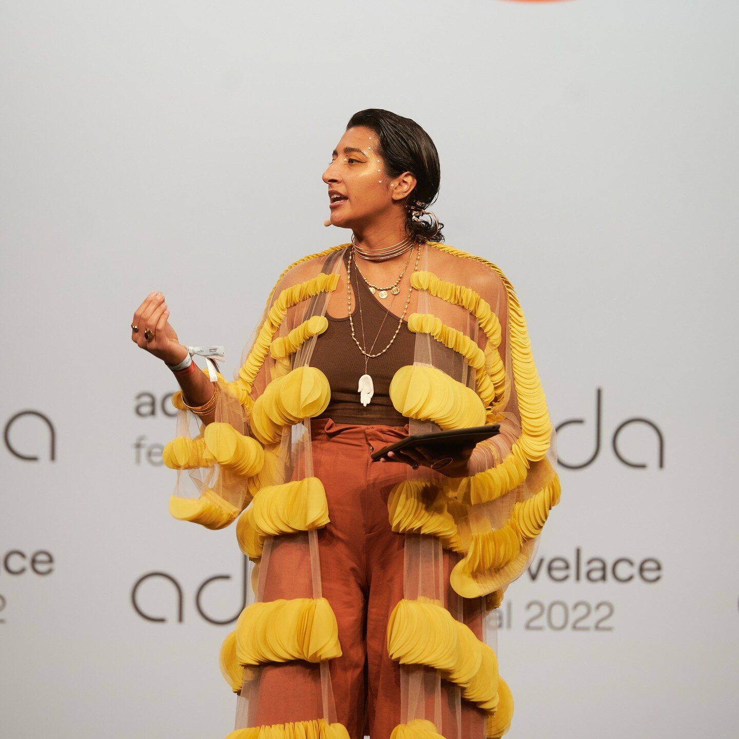 Thank you endlessly to the @join_ada Future of the Internet Ada Lovelace Festival in Berlin, I had a gorgeous time threading together an audience of over 500 people's stories about the internet and their experience at the conference. We connected the