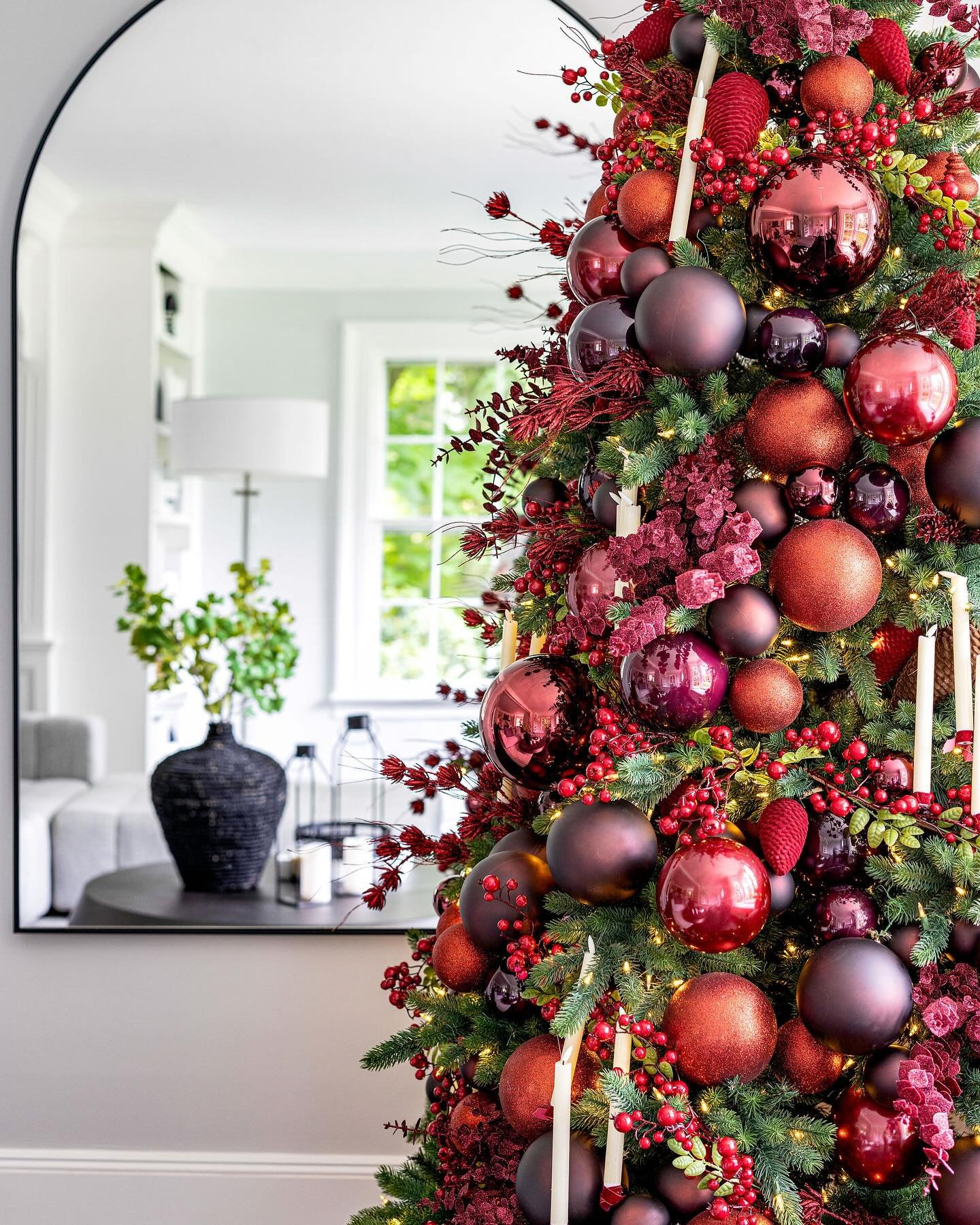 Working 24/7 to help local businesses get holiday ready!  Reach out if you find yourself in need of fresh holiday images to let people see your beautiful products, services, or just a fresh new look at you and what you do. Learn more at newlightcreat