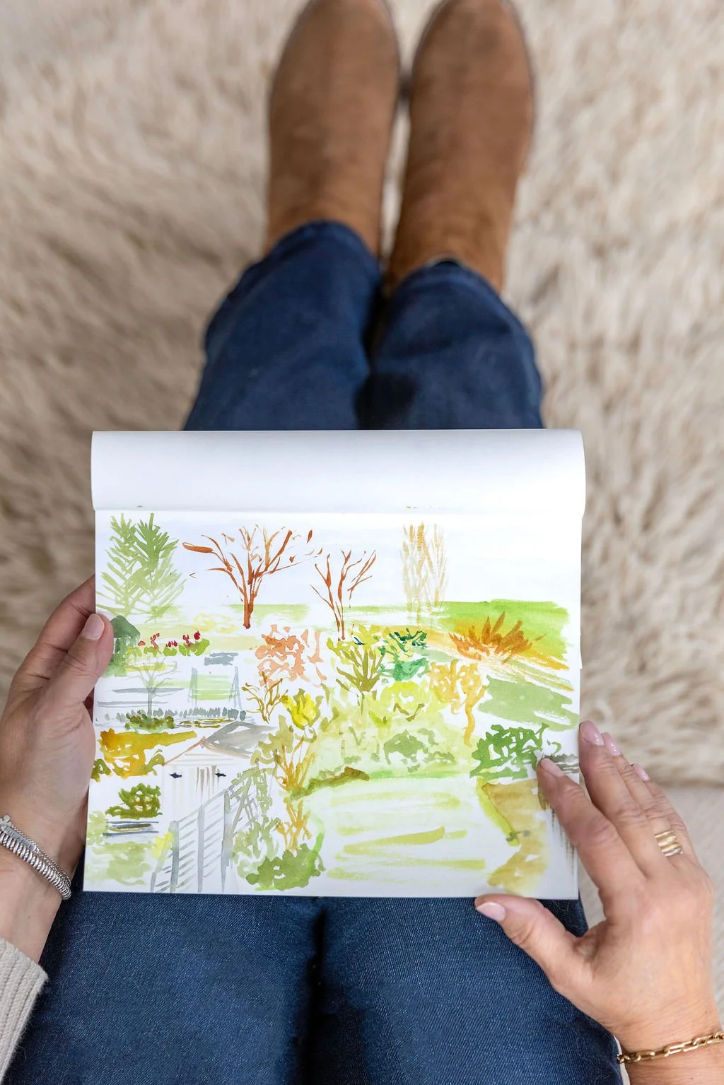 fairfield-county-ct-designer-brand-photography-holding-watercolor-sketchbook-lifestyle-03.jpg