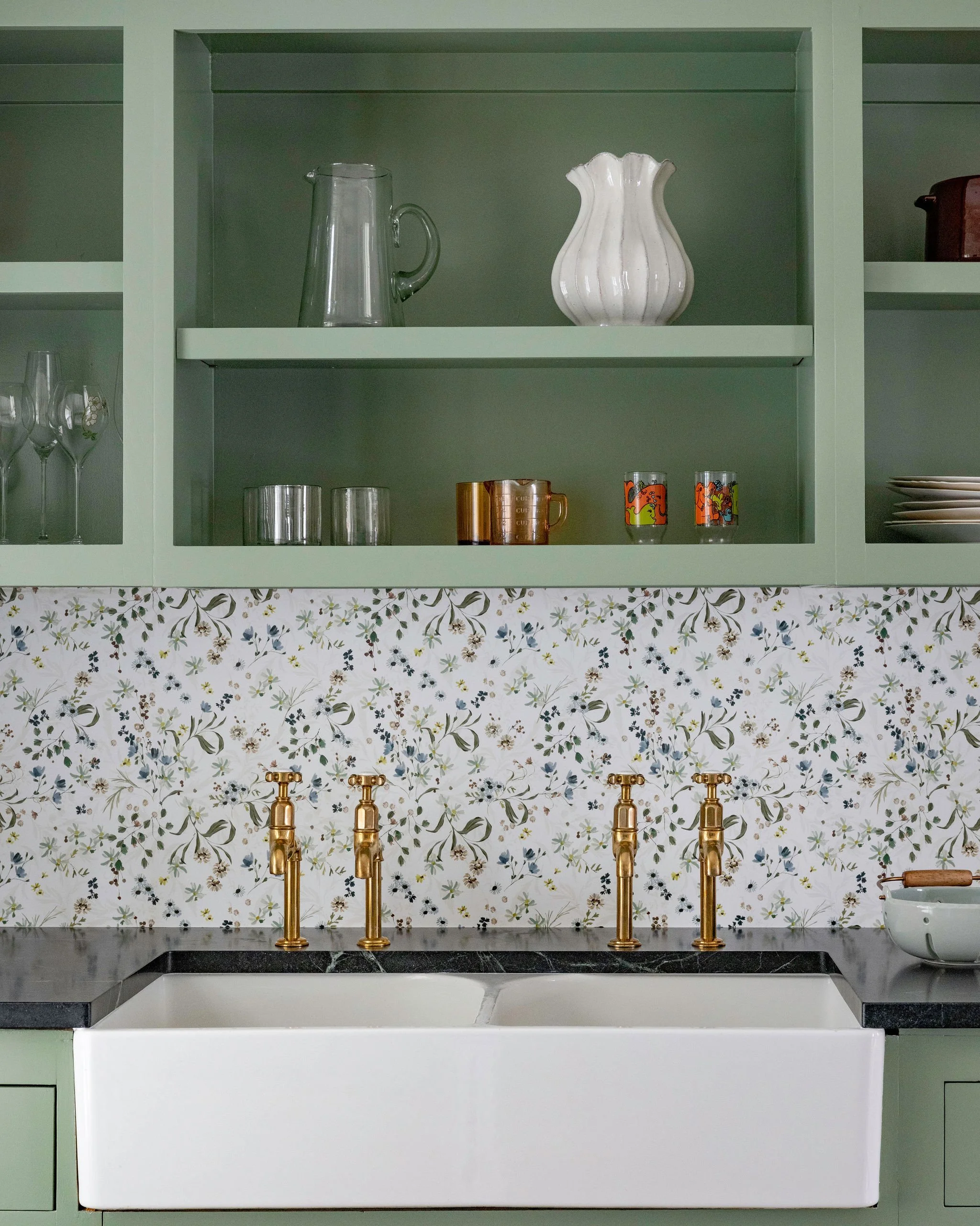 farmhouse-sink-brass-faucets-floral-backsplash-connecticut-interior-photography.jpg