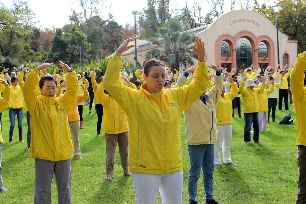 Practicing Falun Gong meditation overcome game addition