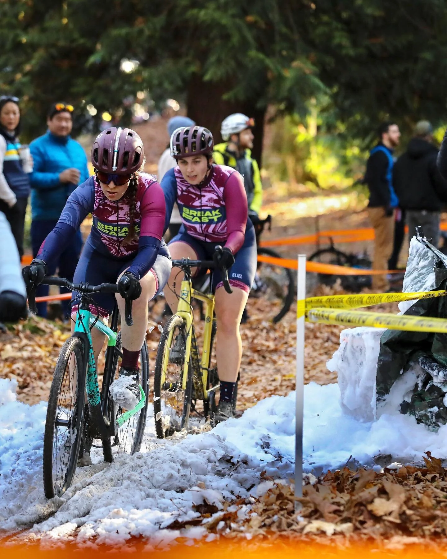 Is it snow? Is it shaving cream? Nobody knows! ❄️

Thanks for this year&rsquo;s shenanigans, @hodala_cx! 

📸: @woodinvillebicycle 

#breakfastracingteam