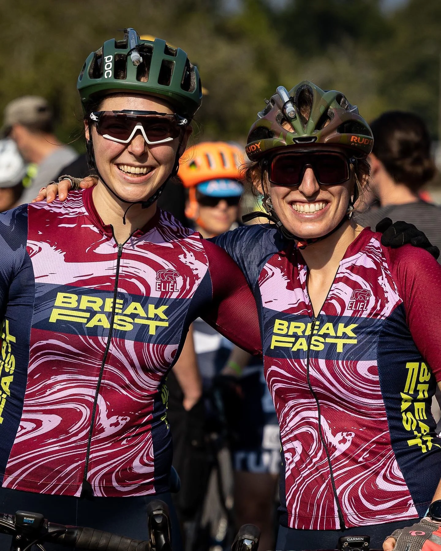 Just some fave photos from this amazing 2022 cyclocross season 🥹

Photos by:
Tory Hernandez @evrgrnphoto 
Steve Everist @steveverist 
Woodinville @woodinvillebicycle
Mark Uzii @markuzii 
Josie LaCoe @josie_lacoe