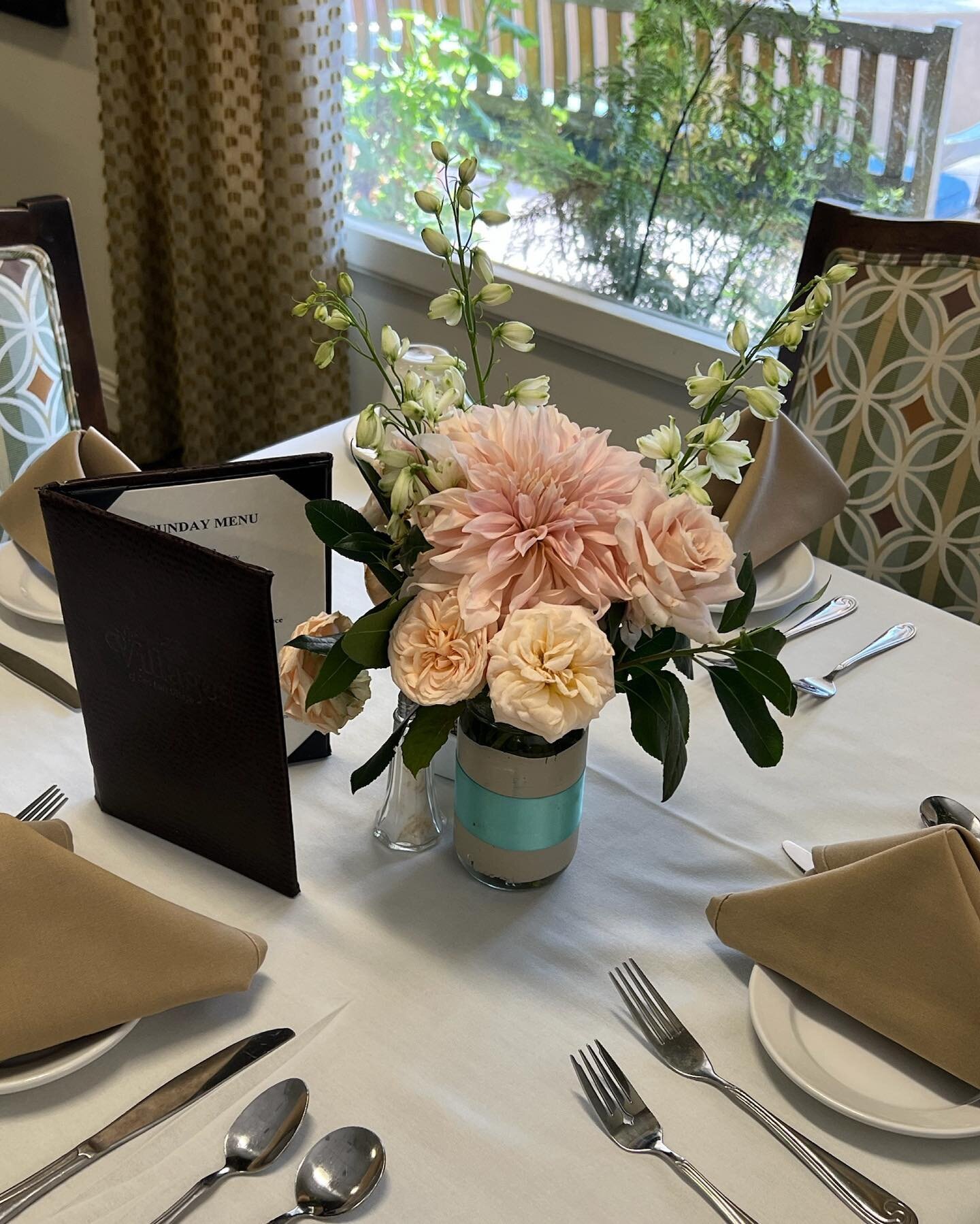 Floral centerpieces should beautify more than just one meal, don&rsquo;t you agree?🌸

We were so touched when we got a message from a bride asking if we could repurpose her wedding flowers to the retirement community where her grandmother resides. W