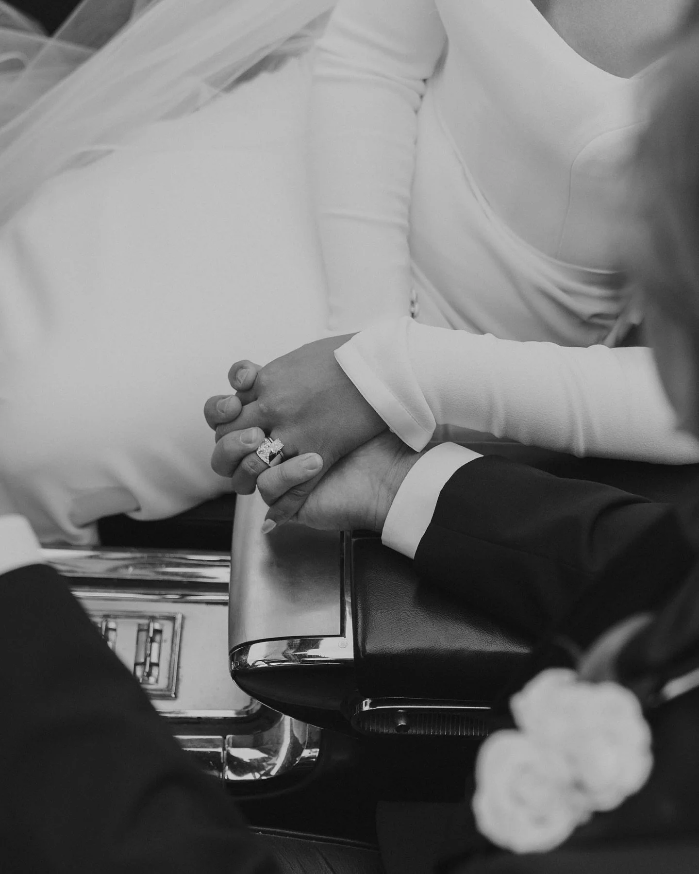 Car, ring &amp; couple goals 🤩