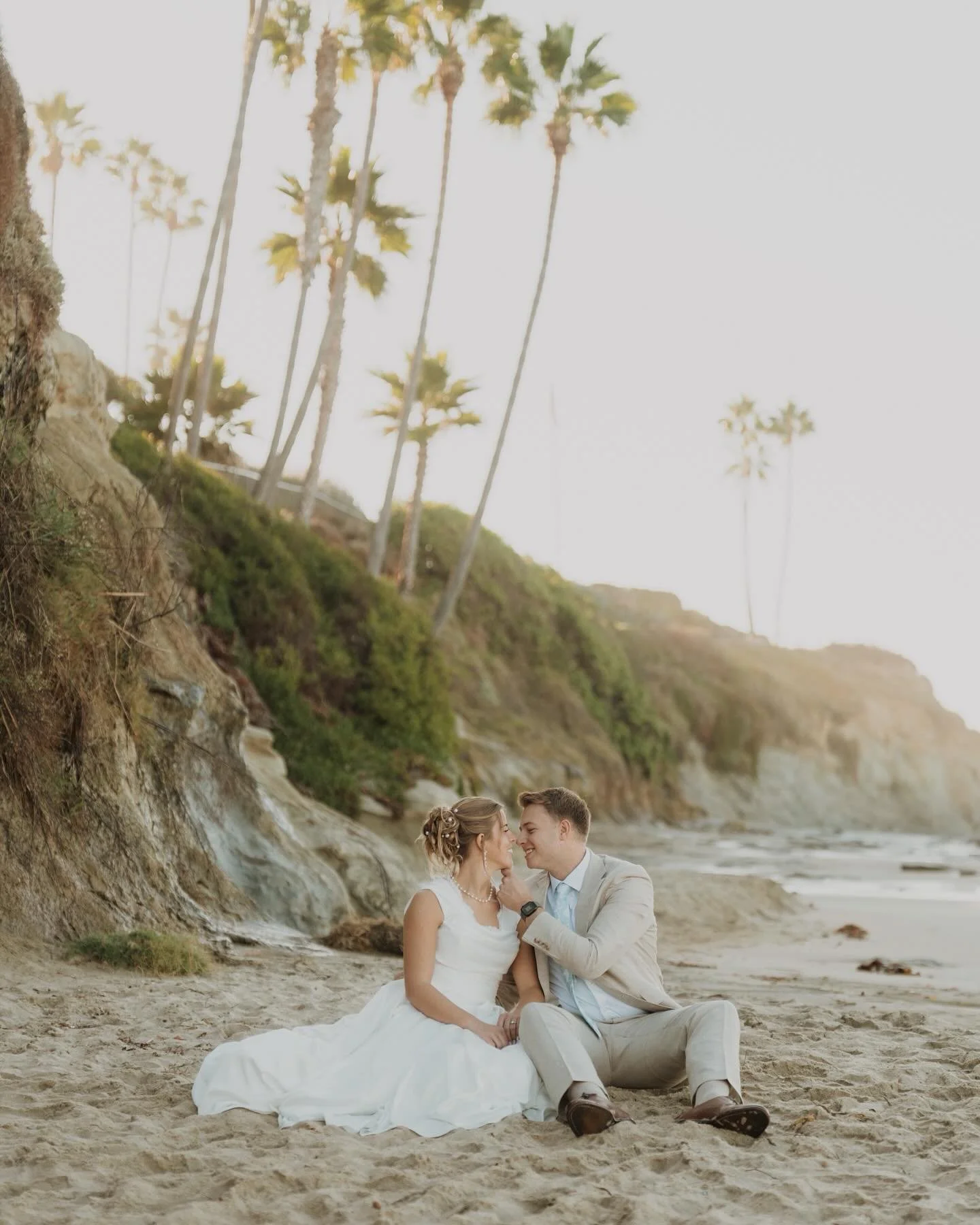 Sunrise with Roxy &amp; Davis👰🏼🤵🏼🌴