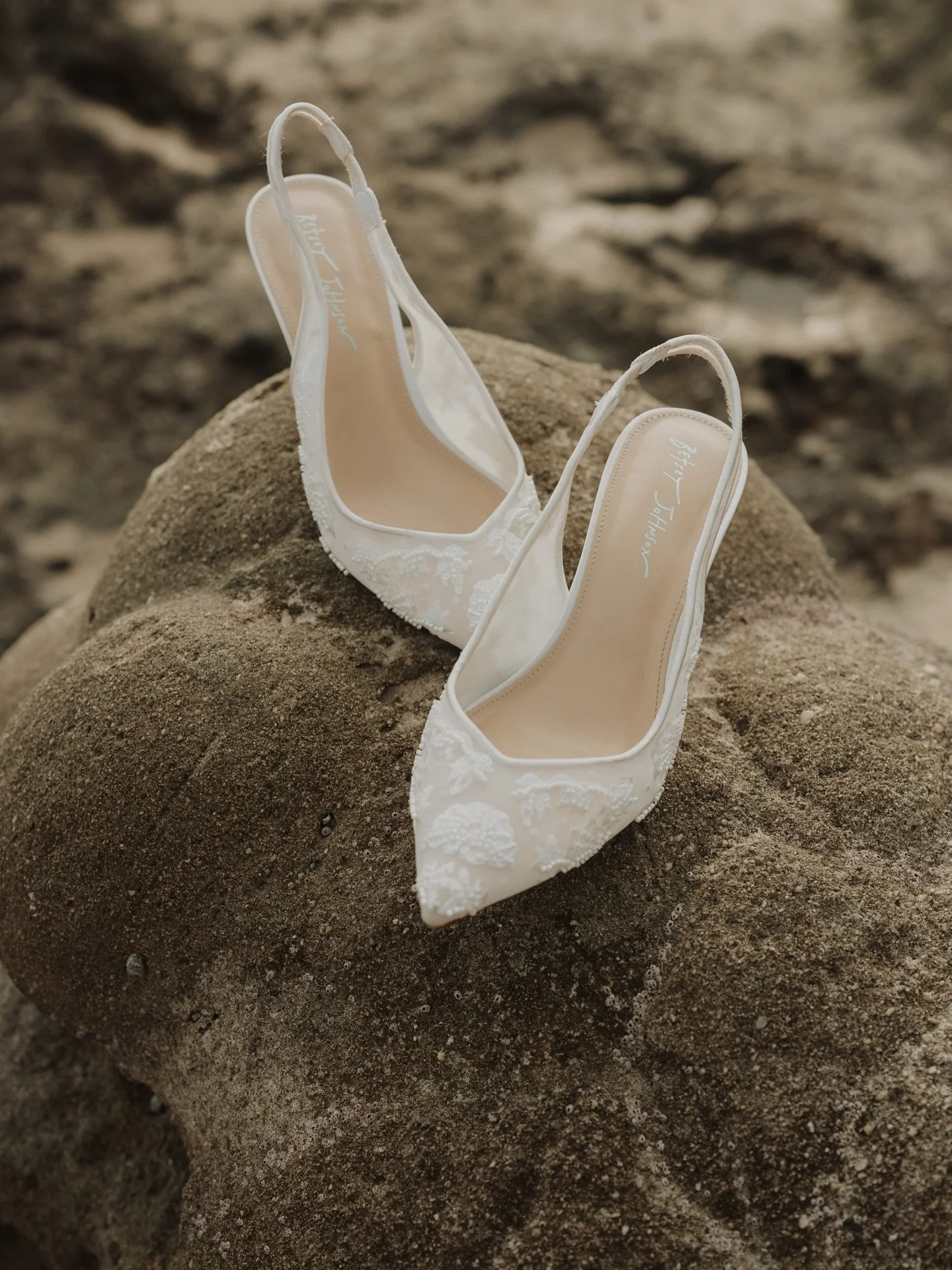 Be right back, just running into the sunset with these two 🌅

#privatevows #beachwedding #luxuryphotography #californiaweddingphotographer #justmarried