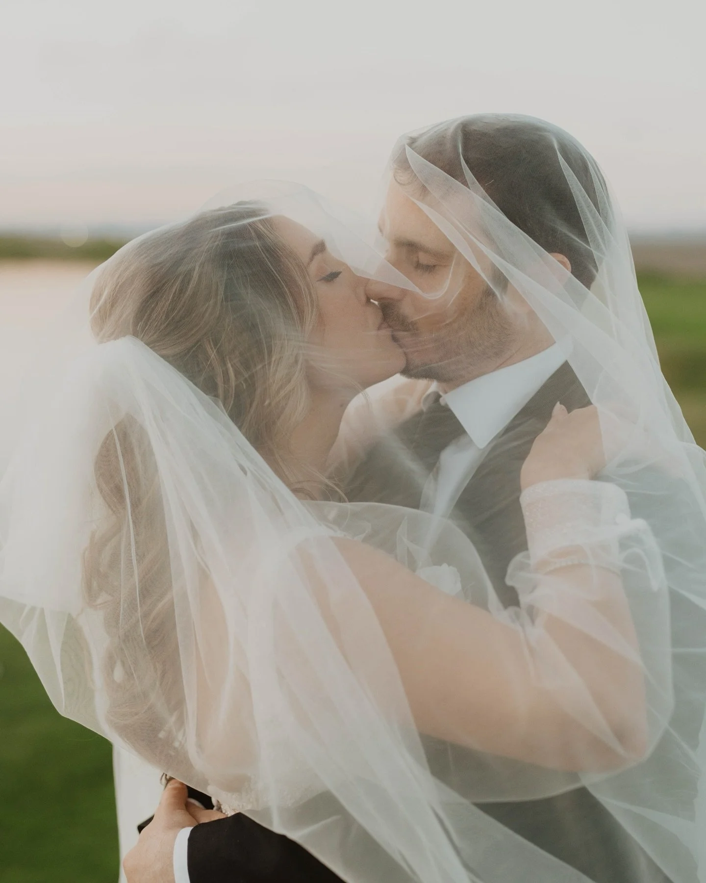 The drama the veil adds to this, I can't handle 🤌🏼

[wedding day portraits, veil details, true to color, travel photographer, luxury wedding, southern utah weddings]