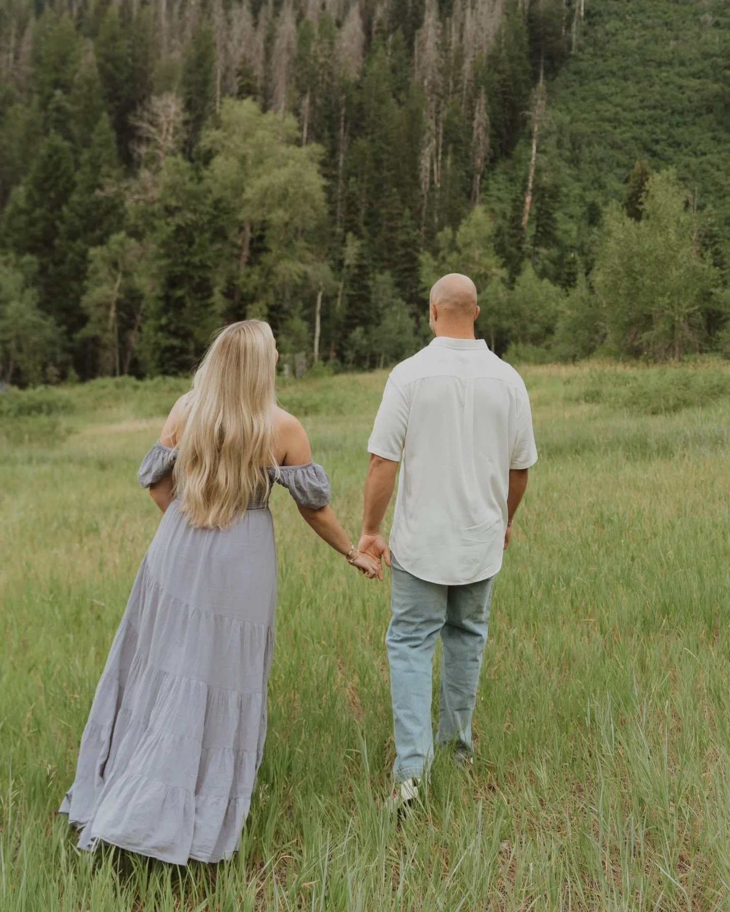 Feeling reminiscent of this sweet maternity session with the Williams as they prepare to welcome another member of their family 🤍