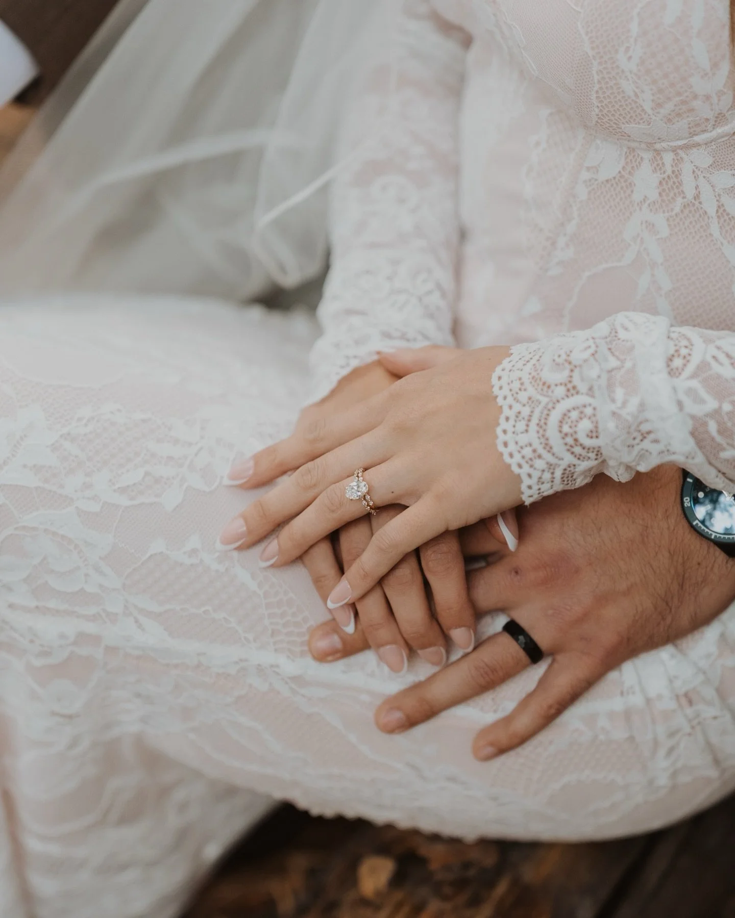 A love you can feel through the screen 😽 

#lasvegasphotographer #lasvegasbridals #luxuryphotographer  #bookingnow2026