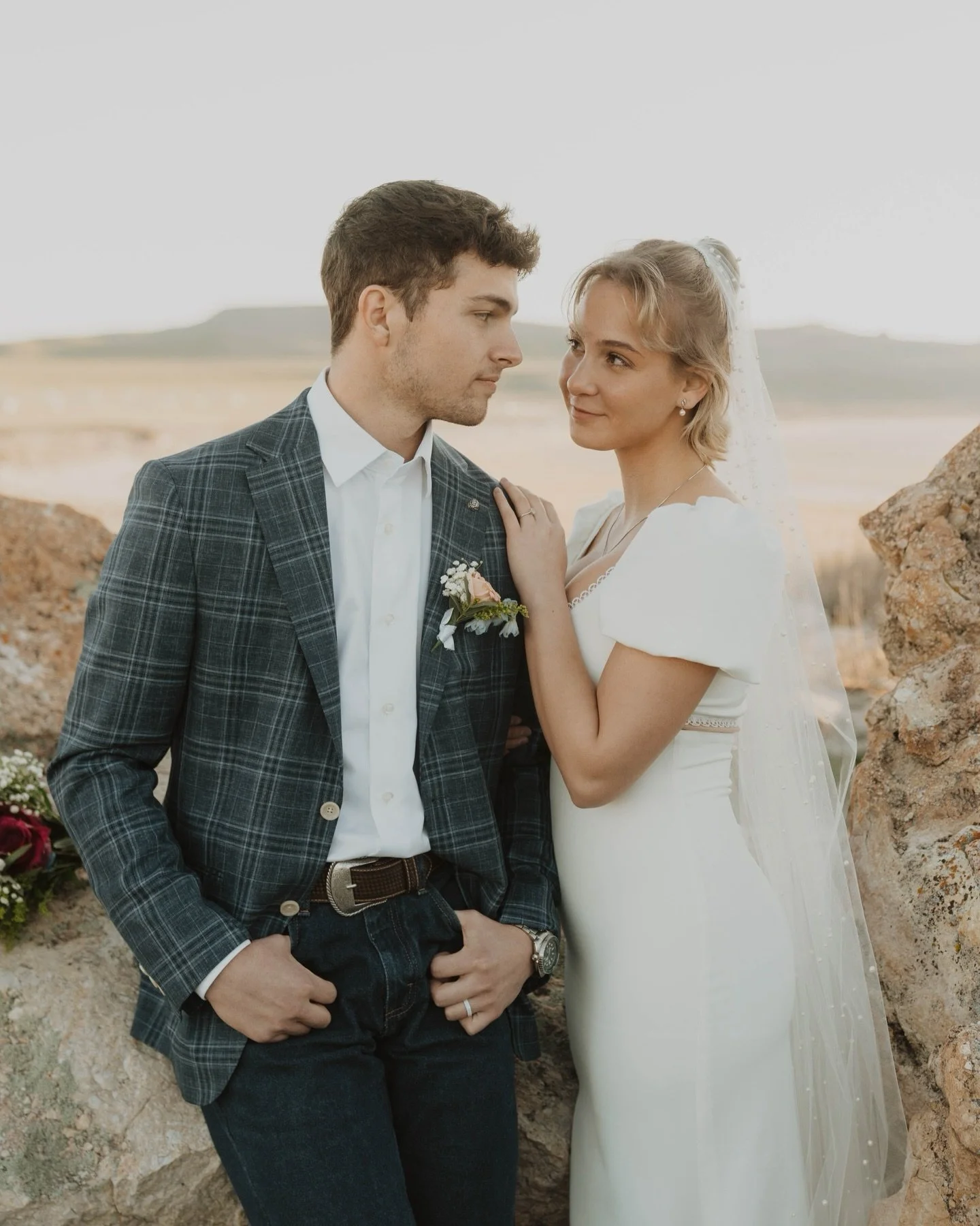 A stellar desert bridal sesh with these lovebirds 💌

desert bridal session, Utah luxury photographer, southern Utah bridals, bridal details, bouquet inspiration, wedding dress inspiration, 2026 bride, Utah bride