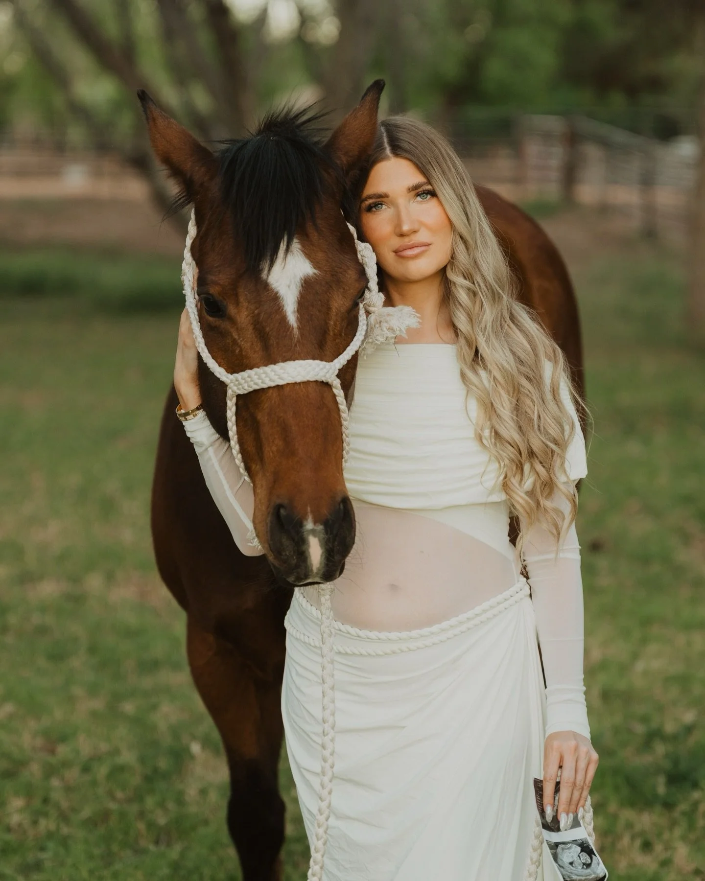 over the moon for this growing family 🫶🏼🌙🍼