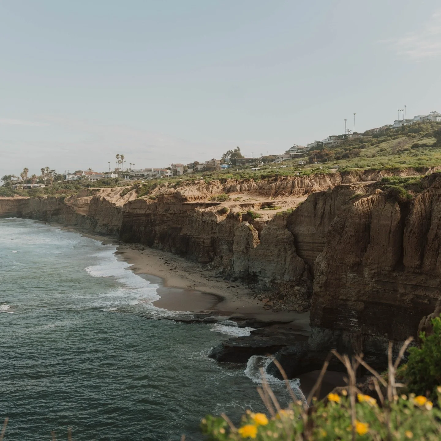 The California coast does something to bridal portraits that I will never get tired of. 

#sandiegobridalsession #sandiegoweddingphotographer #californiabride #californiabridal #bridalphotos luxurybride sandiegobride coastalbride bridalsession golden