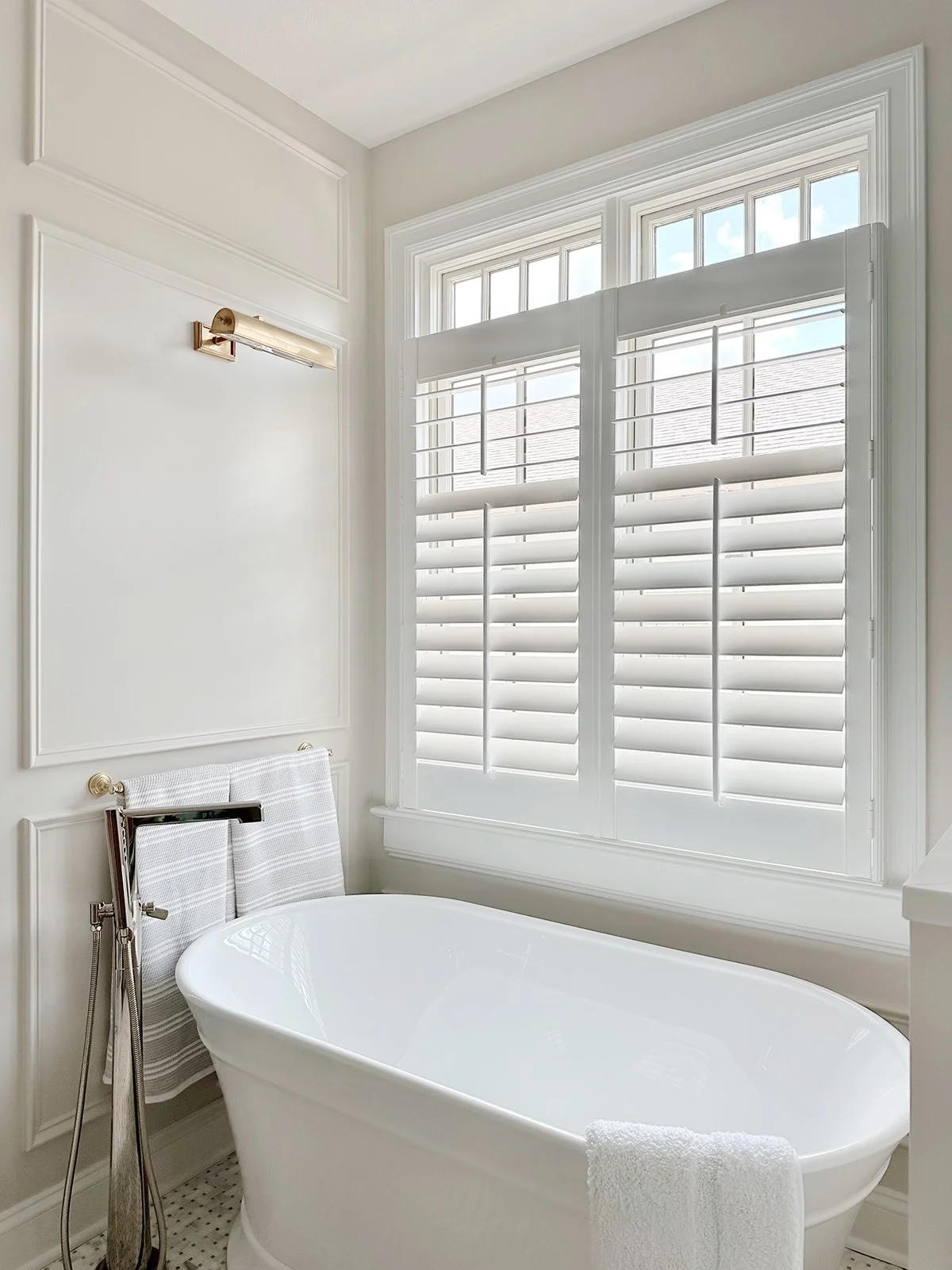 Plantation Shutter (Cafe Height)