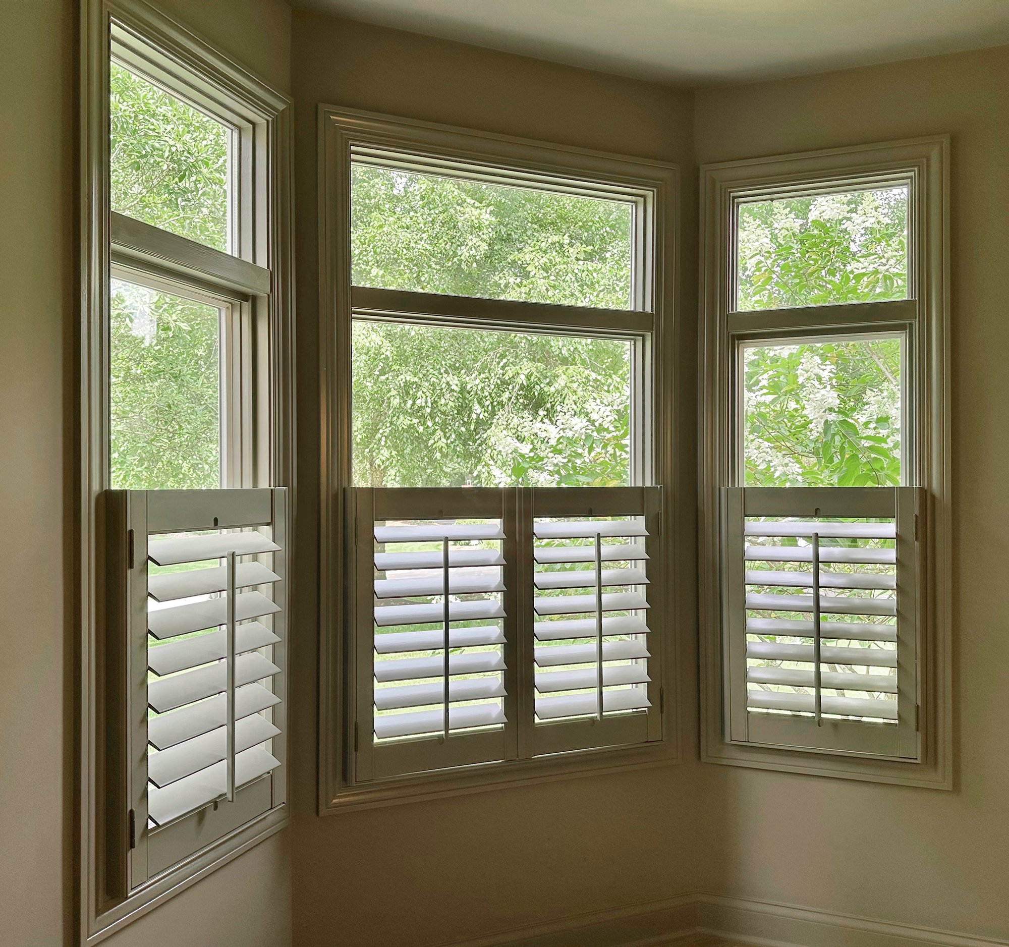 Plantation Shutters (Cafe Height)