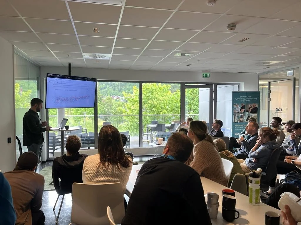 Fullt hus og stor interesse for snø, ski og kunstig intelligens