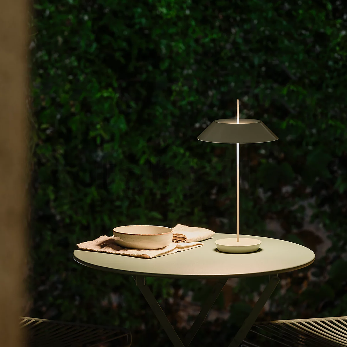 Vibia_Mayfair_Mini_5495_Battery_Light_LED_beige--eb19172c725d14c26decc4ba3ed36a69.jpg.png