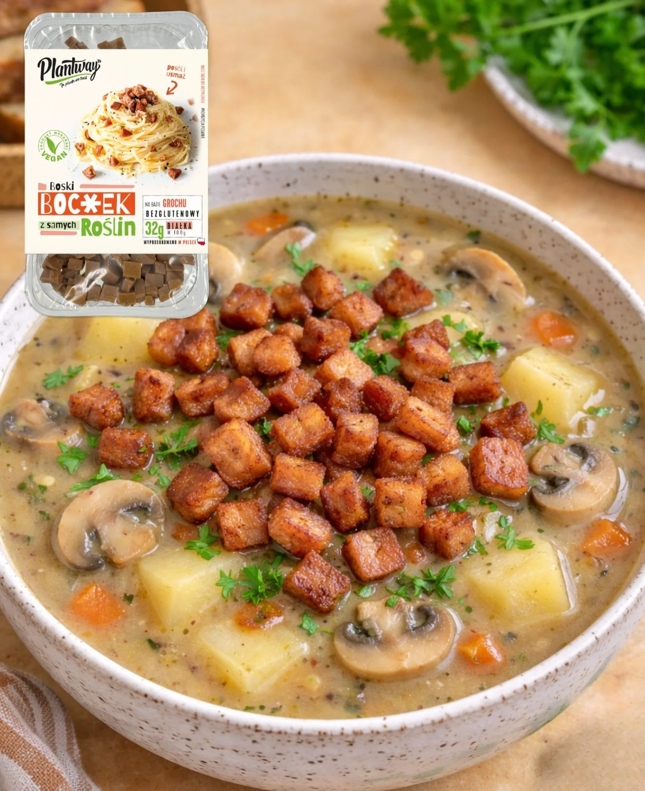 Dziś mamy dla Was coś idealnego na Wielkanoc - aromatyczny, rozgrzewający i w 100% roślinny żurek z chrupiącymi kostkami naszego Boskiego Boc*ku 😍
Gotowi? Zaczynamy! 👨&zwj;🍳

✨ PRZEPIS NA POSTNY ŻUREK WIELKANOCNY ✨
Czego potrzebujesz?
1 l zakwasu 