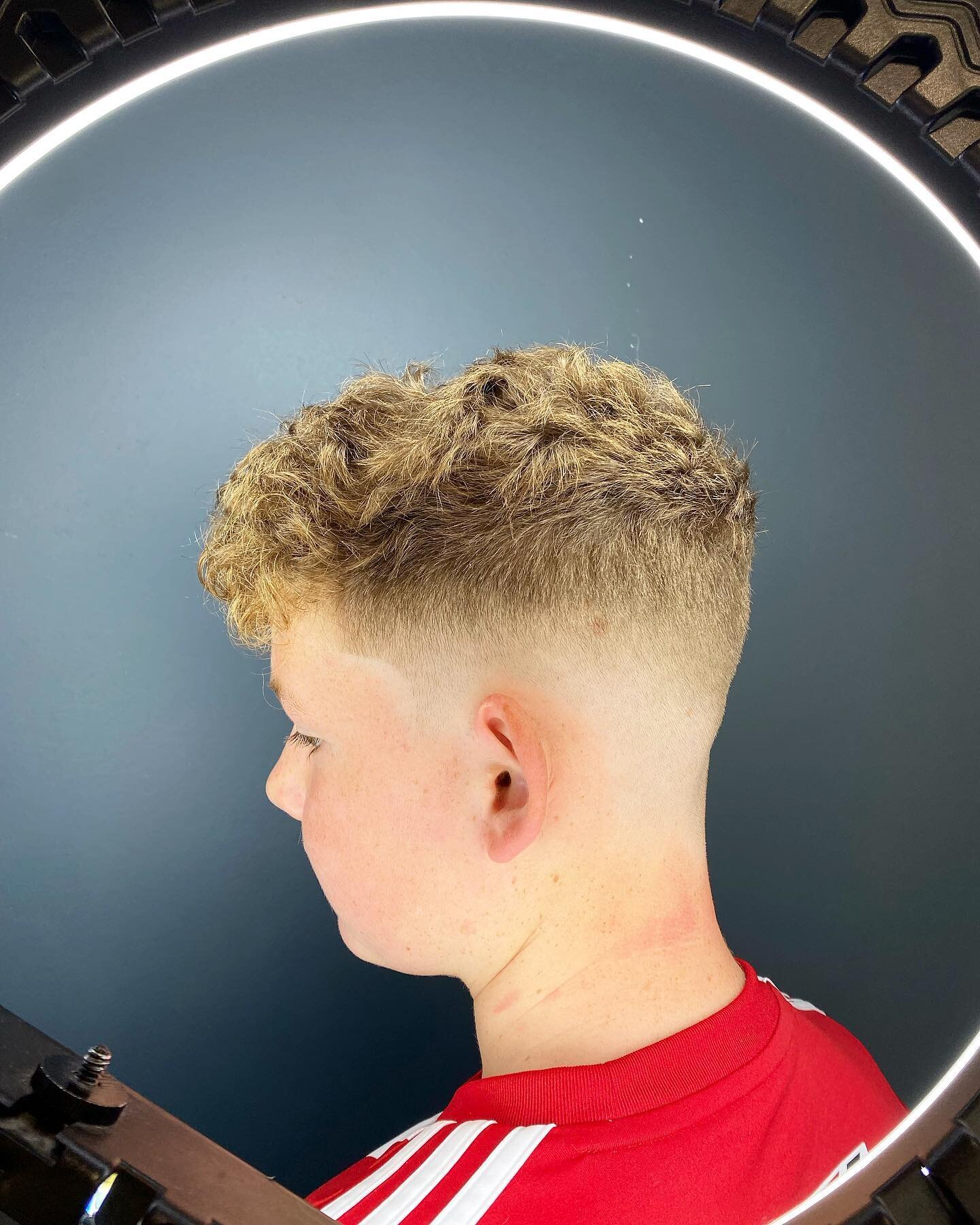 Happy Thursday! 🪒💈

Barber: @feliipemartins_ofc 
#haircut #fade #wahl #babylisspro #hairstyle #athenry #galway #barbershop #barber #barberlife #barberworld