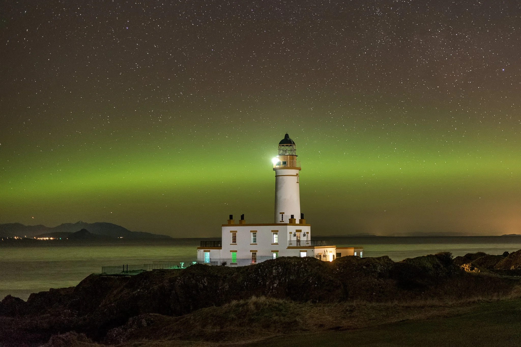 nightscape_2048_Aurora over Turnberry-01.JPG
