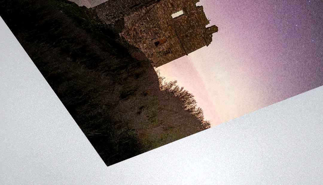 store-ayrshire_night_sky-aurora_over_greenan_castle-paper.png