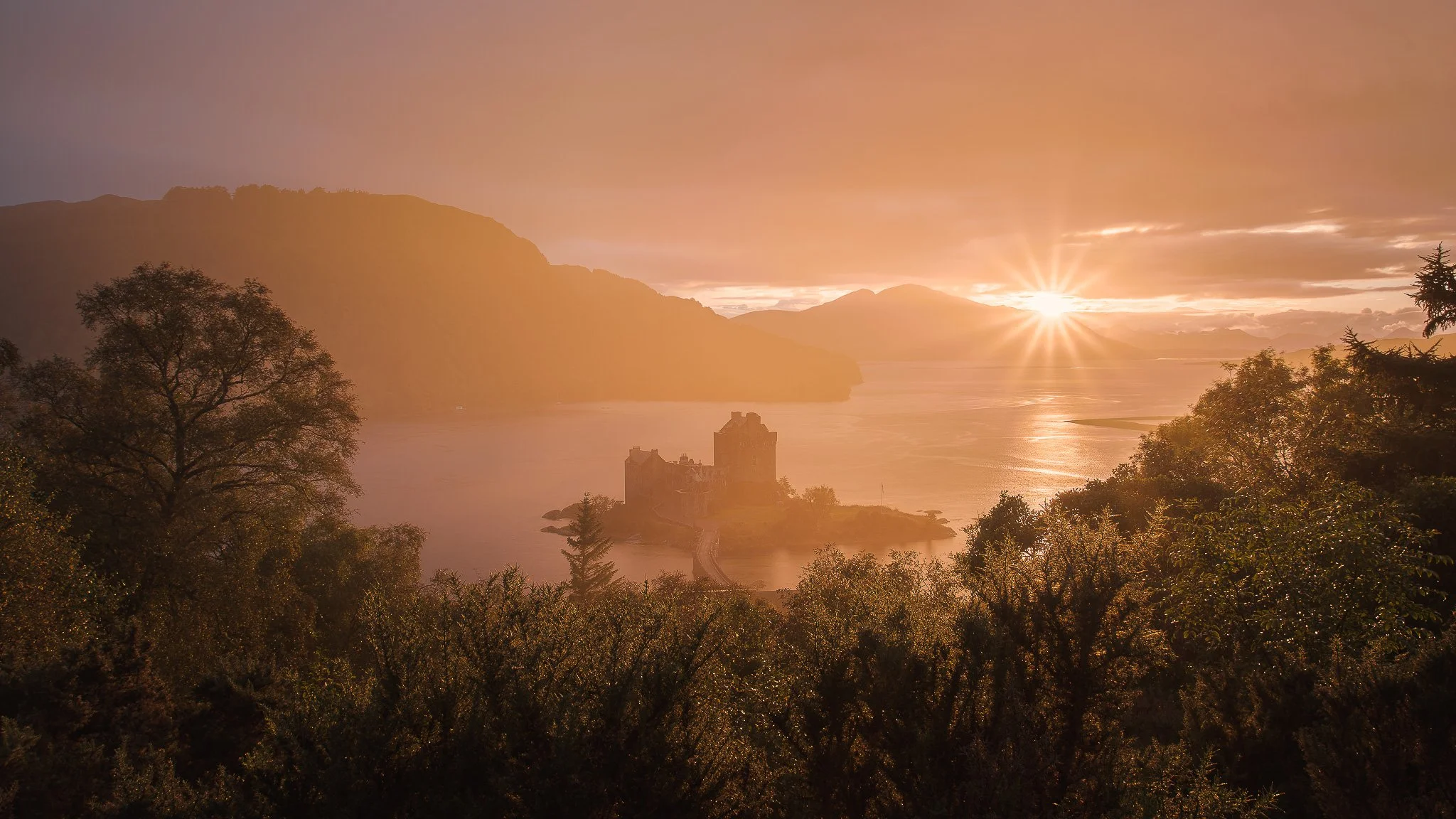 landscape_2048_Rainy Elean Donan Sunset-02.JPG