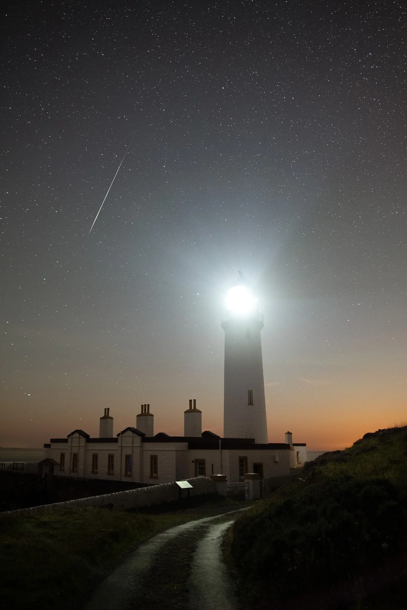 nightscape_2048_Mull Of Galloway Meteor.JPG