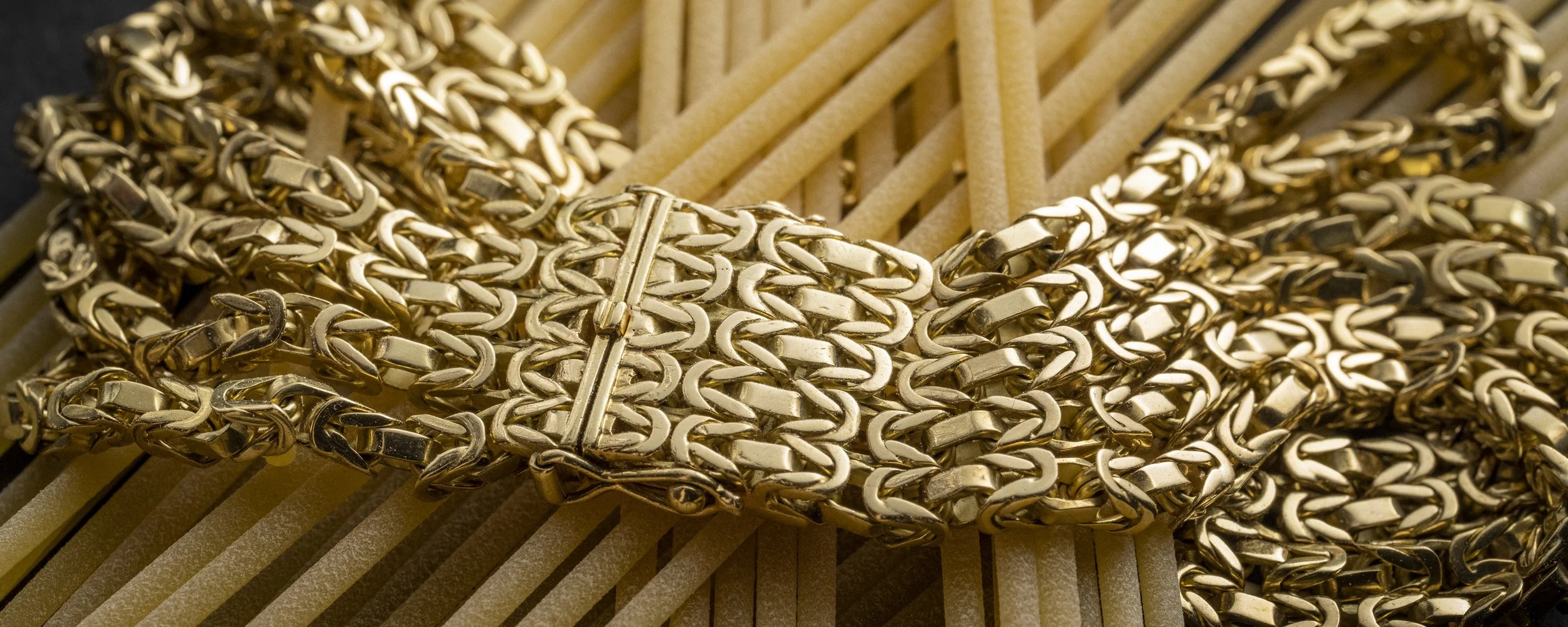 Schmuck-Armband gelb.jpg