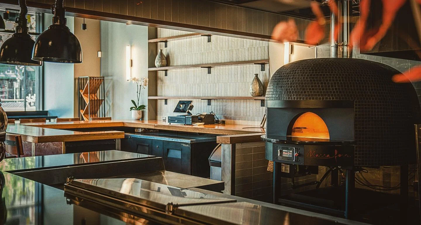 ⚠️Sneak Peek ⚠️ 

Here&rsquo;s the first look into Si Cara and our beautiful @marraforni oven

Pizzas will be slinging out of here soon enough! 

 #yesdear #canotto #gluenloversonly #sicara #cambridge #centralsquare #pizza #bostonfood #bostonfoodies 