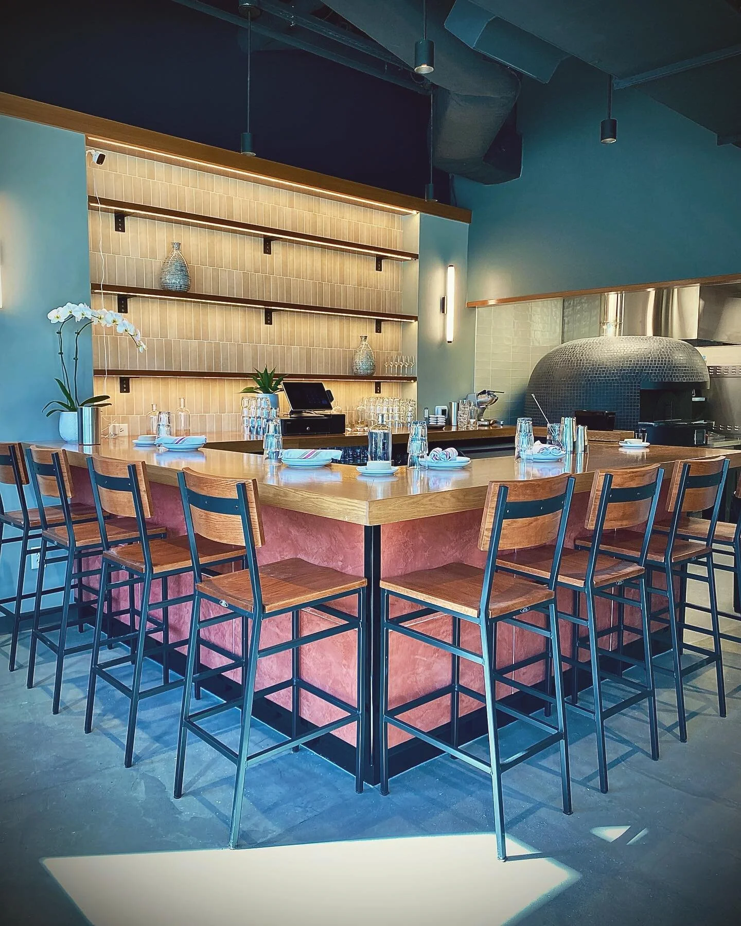 🔥The Bar @ Si Cara 🔥

 #yesdear #canotto #gluenloversonly #sicara #cambridge #centralsquare #pizza #bostonfood #bostonfoodies #boston #bostoneats #newrestaurant #eaterboston #bostonfoodjournal #bostonrestaurants #foodstagram #massachusetts #bestfoo