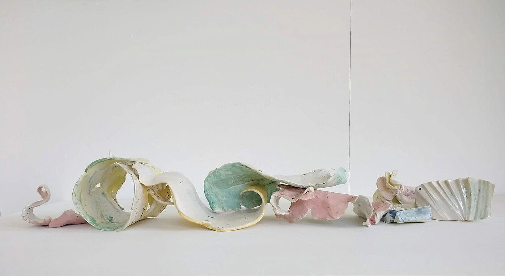 Summer Wave. Glazed stoneware,
50 x 30 x 20 cm