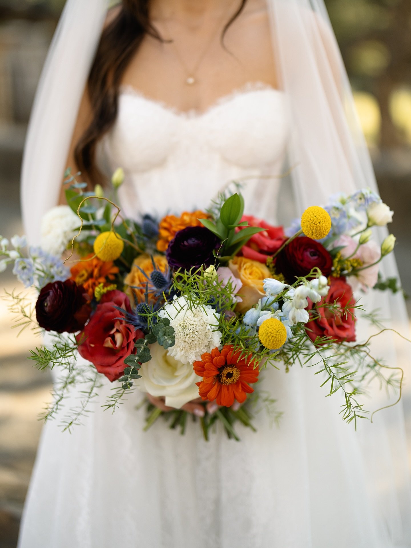 A moment for Kenley&rsquo;s bouquet &mdash; @mtjoyflorals you killed it. 💛