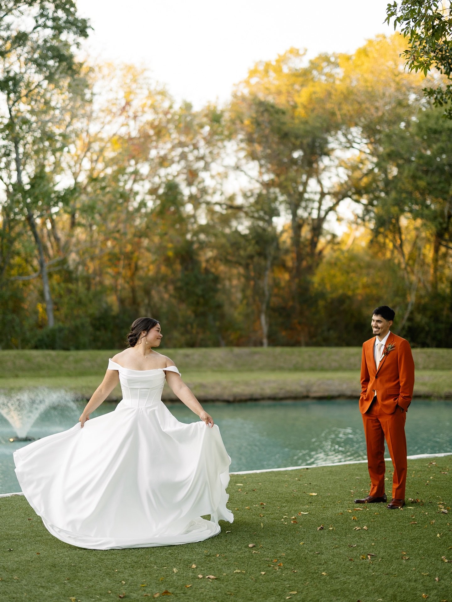 KARA &amp; SEBASTIAN. 🤎 Such a fun wedding to welcome all the fall vibes! Never getting over these two. 🍂