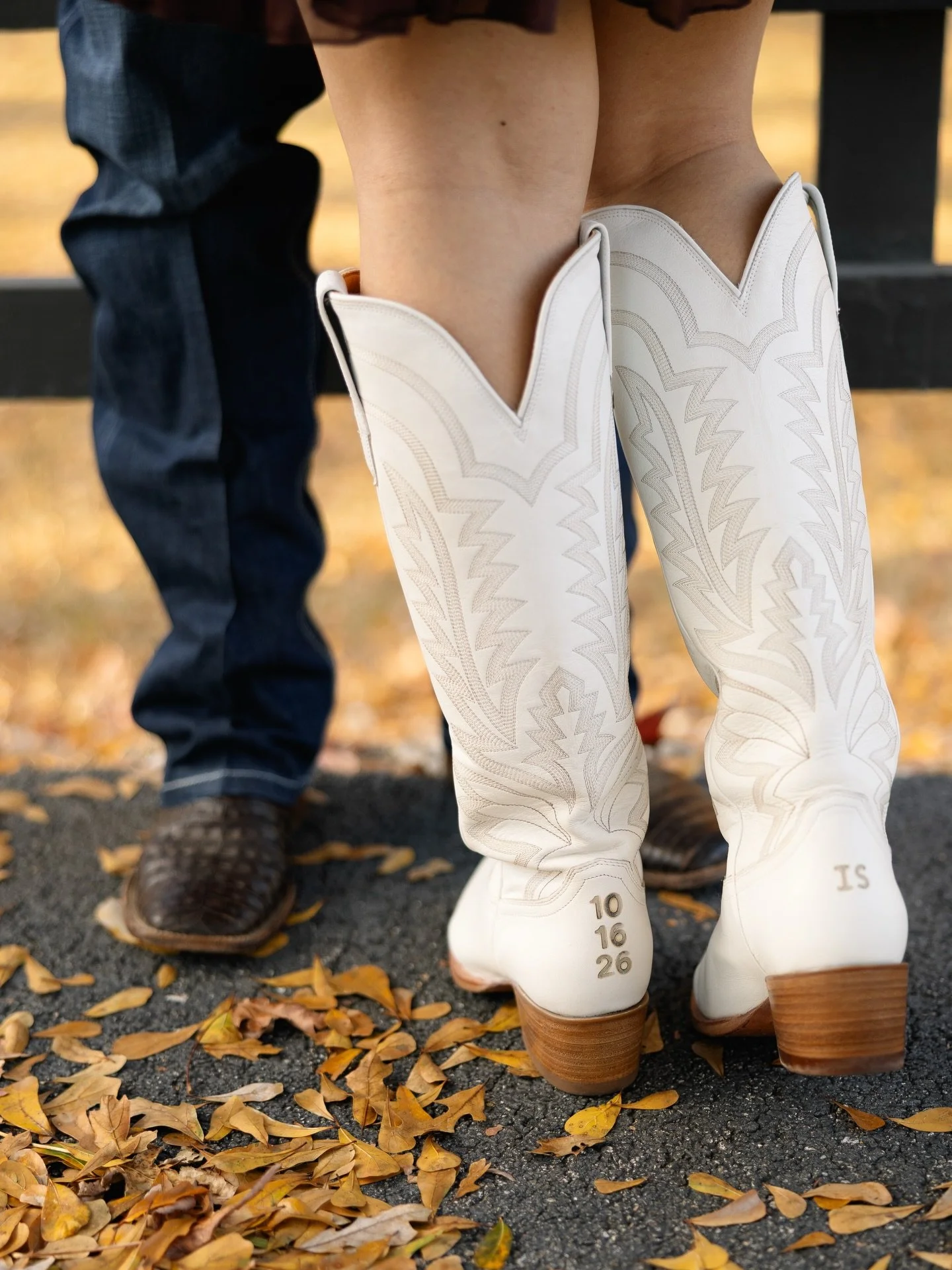 Isabella + Sam &amp; all the fall colors!!! 🍂🤎