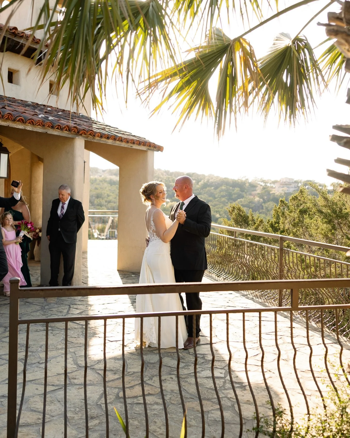 Shelby &amp; Stephen&rsquo;s intimate day at @chapeldulcinea on a mix of digital + film! They got ready at the super cutie @luckyarrowretreat and ended the festivities with dinner at @tilliescamplucy. By the end of the evening, we left feeling like a