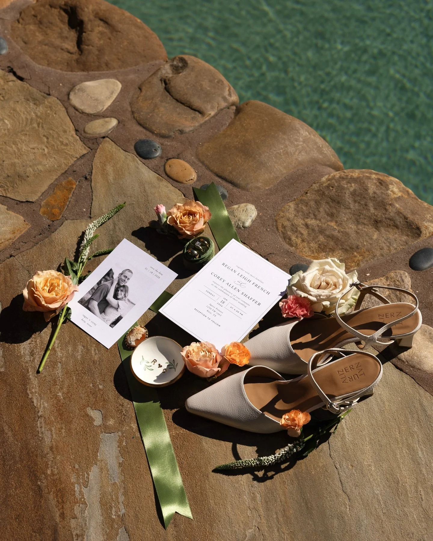 Playing with light &amp; texture is one of my favorite things to do on a wedding day. Your venue truly sets the tone of your photos. 🌴🧡☀️