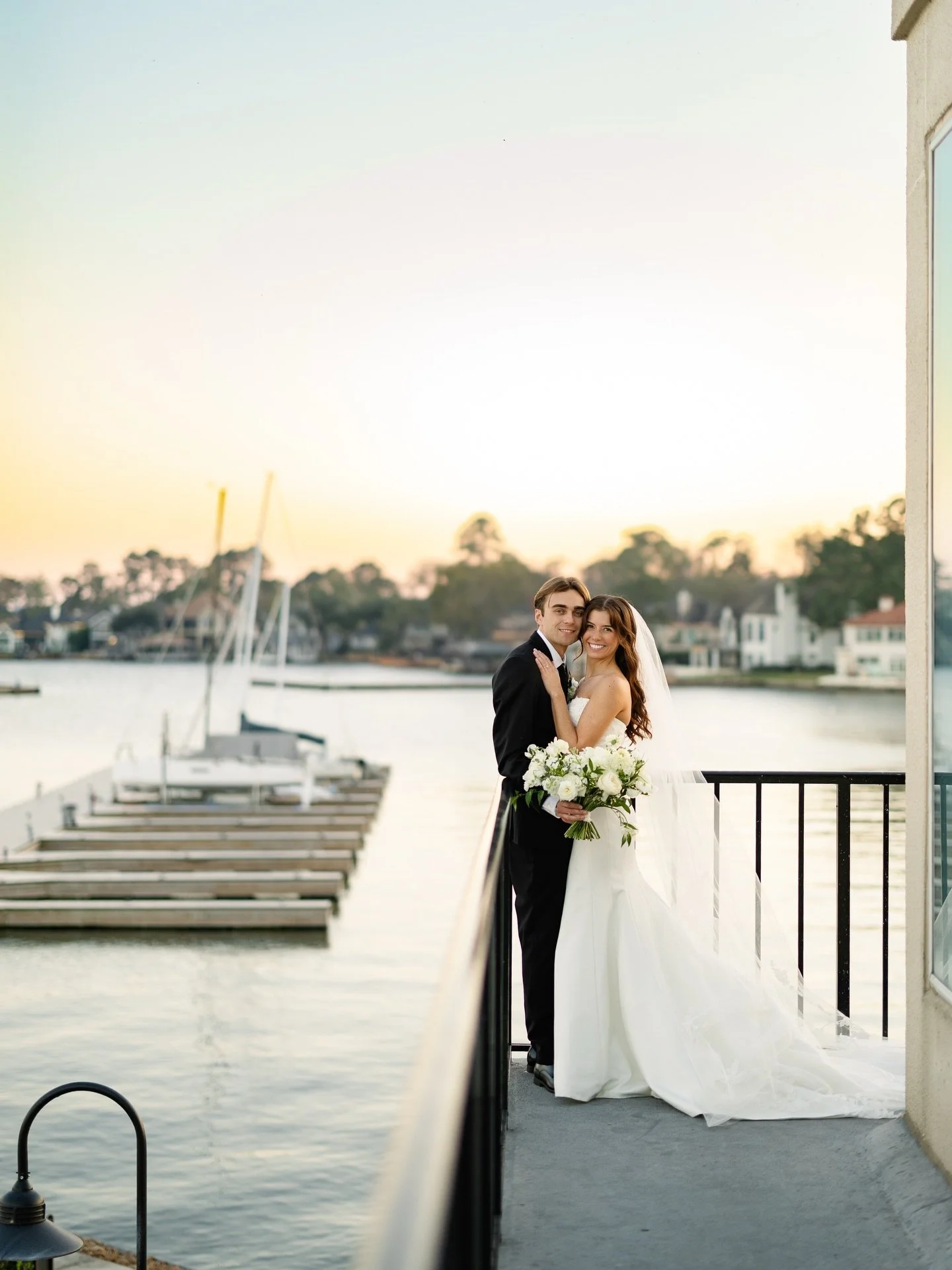 A few snaps I love from assisting @jennylilyphotography back in January ⚓️💗 No bad angle at Bentwater Yacht Club!

&bull;

Houston wedding photographer, Texas wedding photographer, 2027 bride, Houston photographer, wedding inspo, Texas wedding, Hous