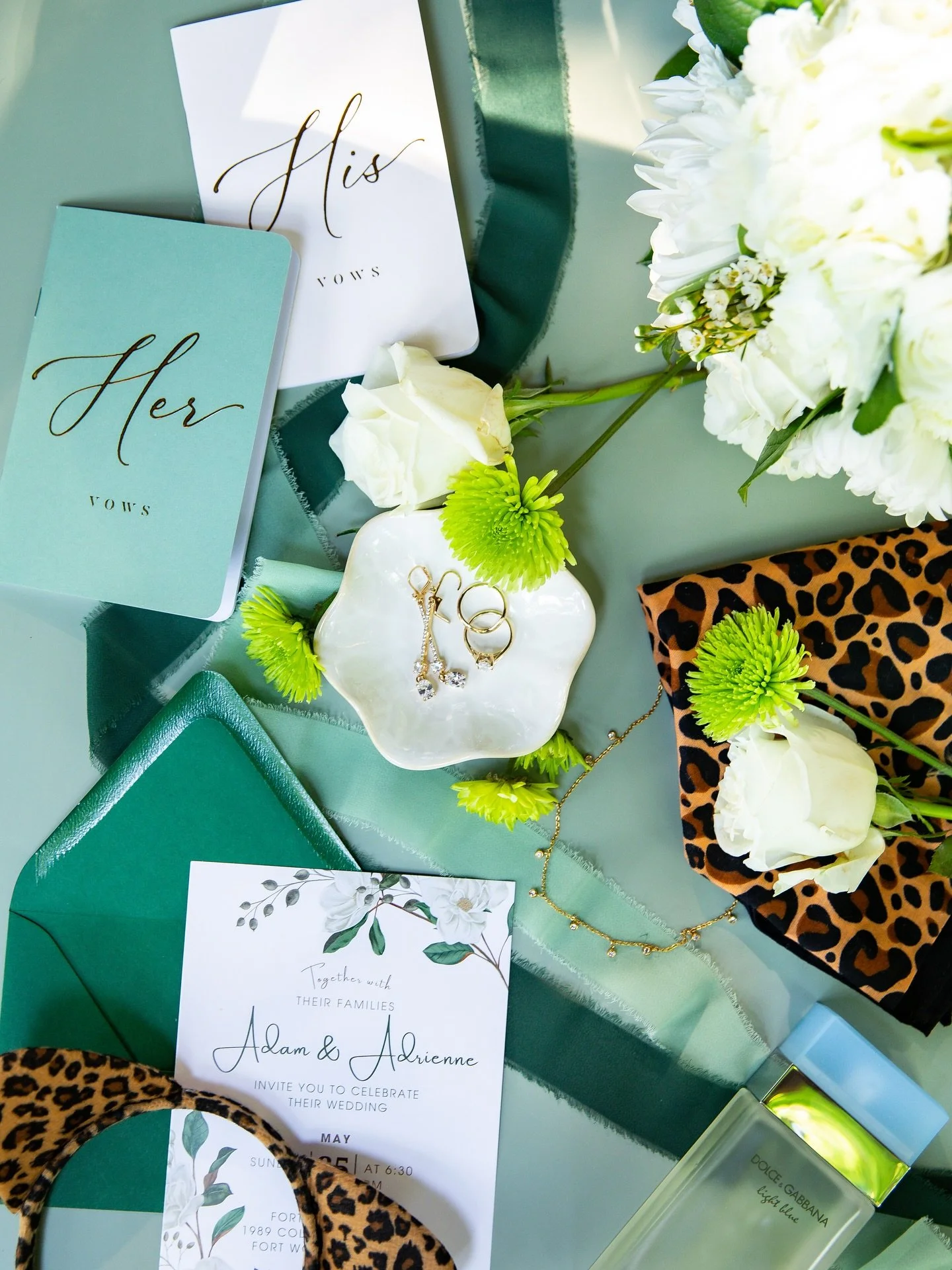 Absolutely wild about Adrienne &amp; Adam&rsquo;s details 🦓🦒🦍🐅
.
.
.
Houston wedding photographer, Houston family photographer, Texas wedding photographer, Fort Worth zoo wedding, Fort Worth wedding photographer, Dallas wedding photographer, wedd