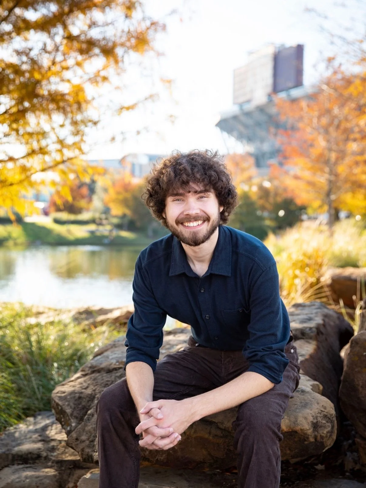 Heely excited for graduation 🎓
.
When planning Kevin&rsquo;s session, he mentioned that he&rsquo;s always owned a pair of Heelys, and wondered if we could incorporate them into his senior session. Uh, duh! We had so much fun scooting around campus c