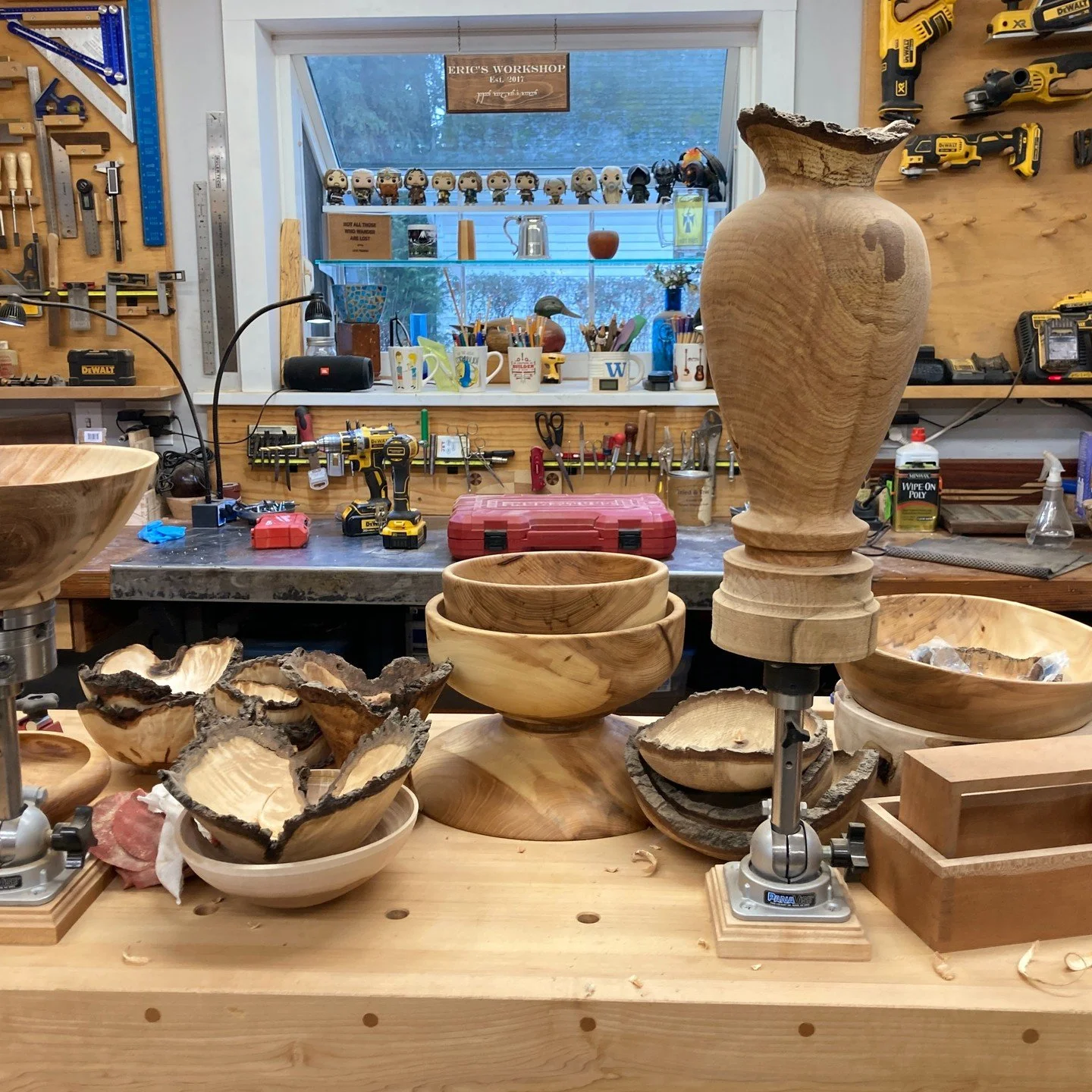 OMG - Winter Blues... I have hardly been in the shop for the past month - UGGGGG. Forced myself today to grab a log. Spring shows coming (along with spring, thankfully) so I better get working or I will have nothing to show (or sell!!!!!). Not sure i