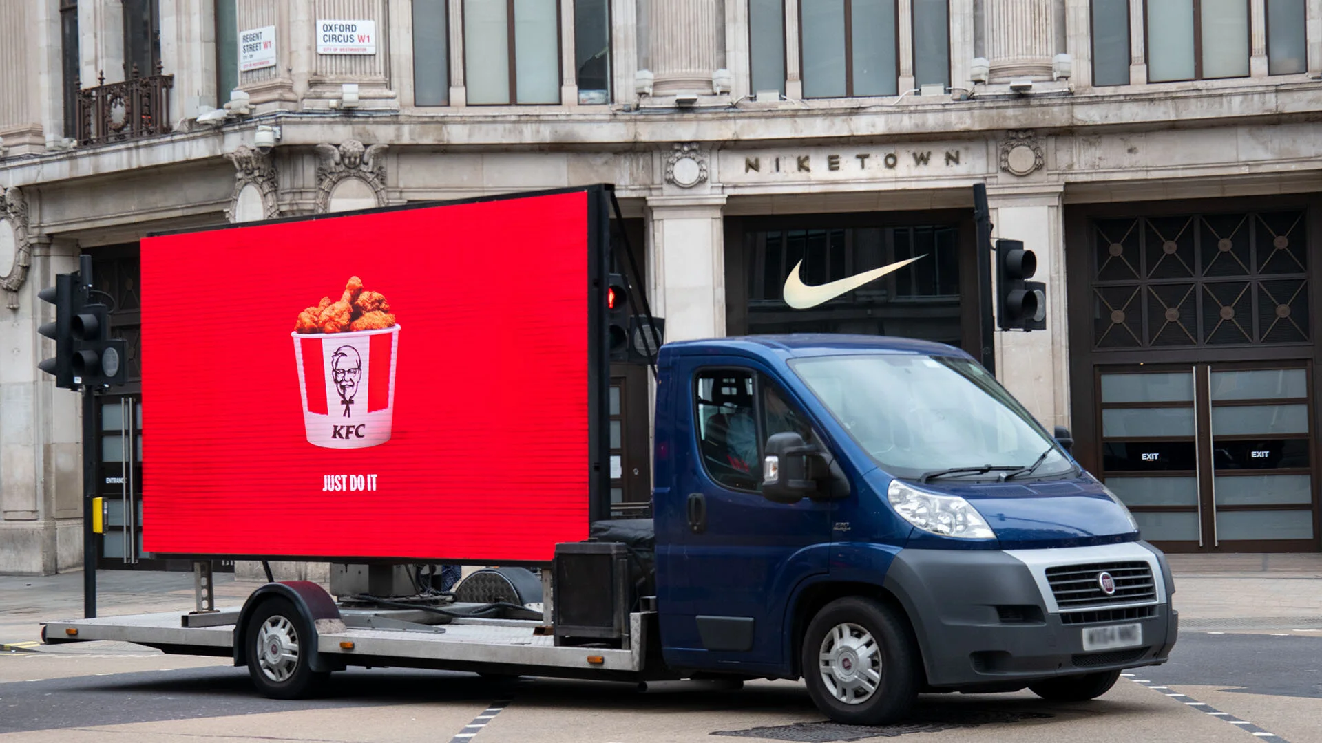 KFC-FingerLickAgain-Social-16.9-03 Nike Town.jpg