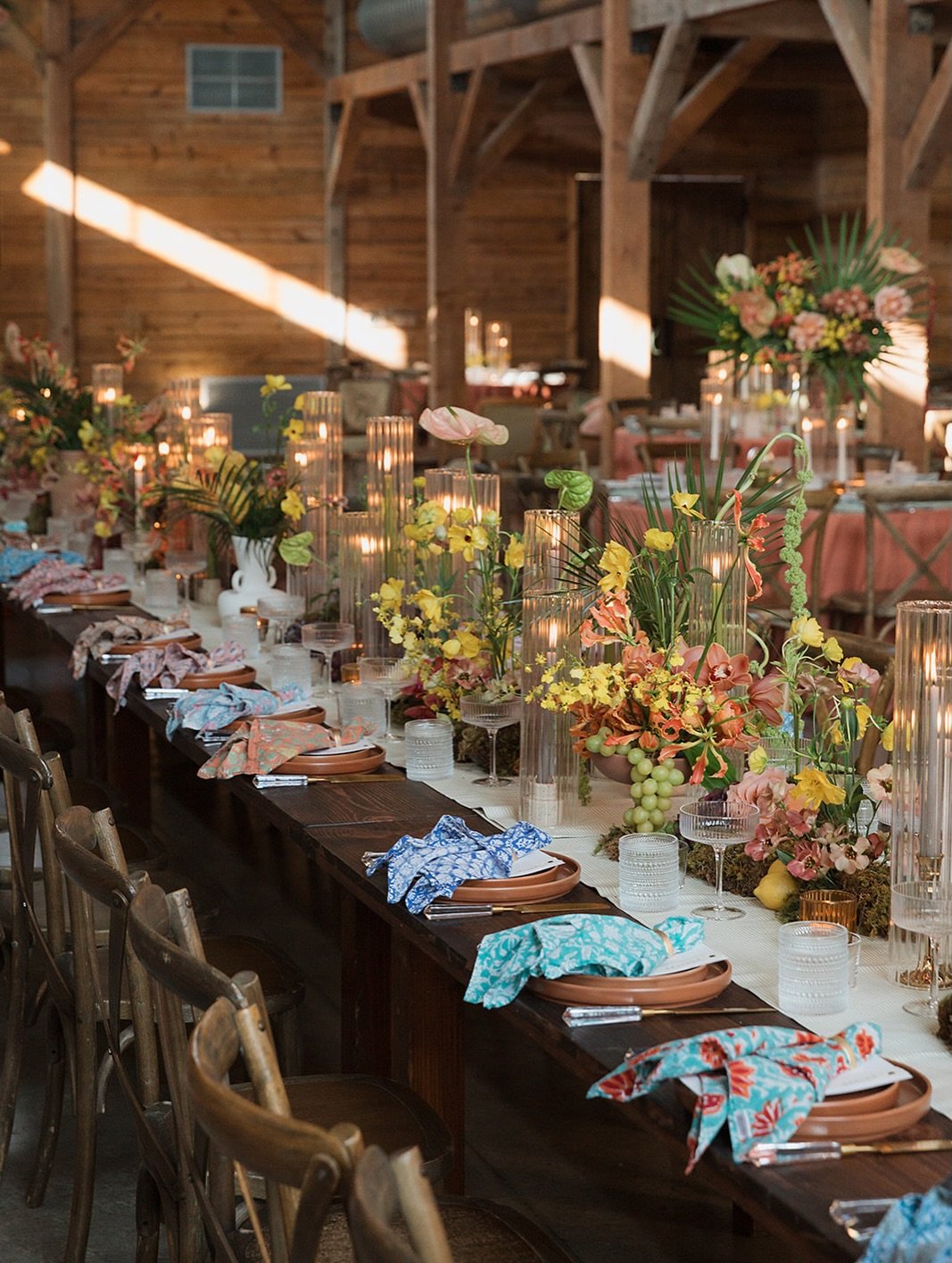 Barn venue, zero barn energy. Loud florals, louder personalities 💖

Planning + Design | @andrialeighevents 
Venue | @theaddisongrove
Photography&nbsp;| @lightasgold 
Florals&nbsp;| @wildbunchesfloral
Rentals | @beelavishvintage&nbsp;@tablemannerstx&