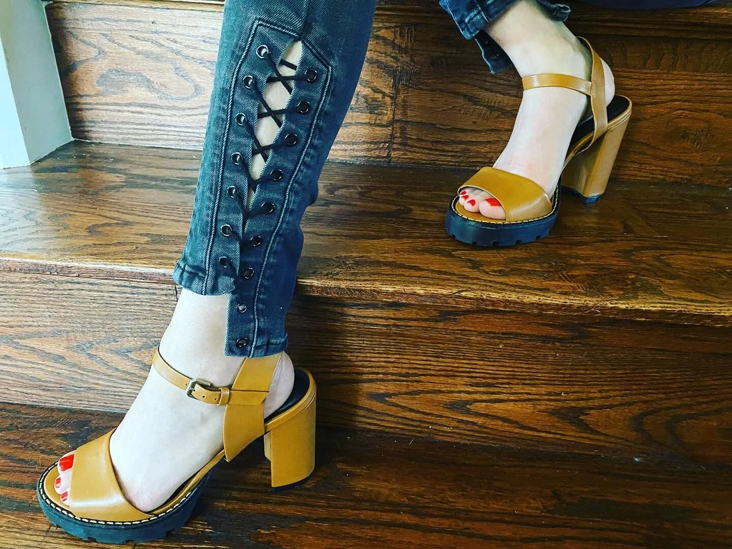 AB19CA45-1BA1-406D-92C7-A3FA6DA84CF1