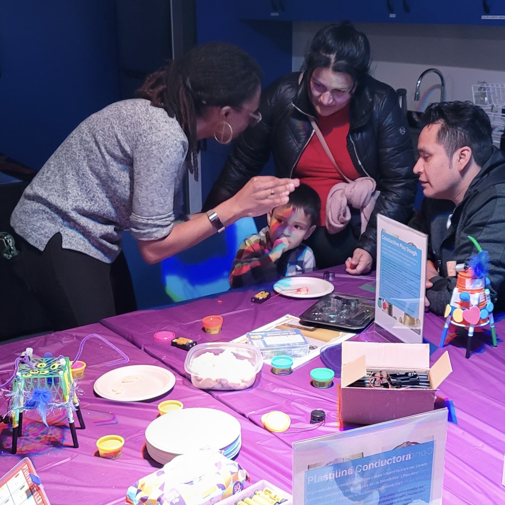 Last month, we joined a STEAM family event at @nysci. Participants learned about Lewis Latimer and the important role he played in the history of electric lighting. Families  worked together to illuminate LEDs with the help of Conductive Play-Dough! 