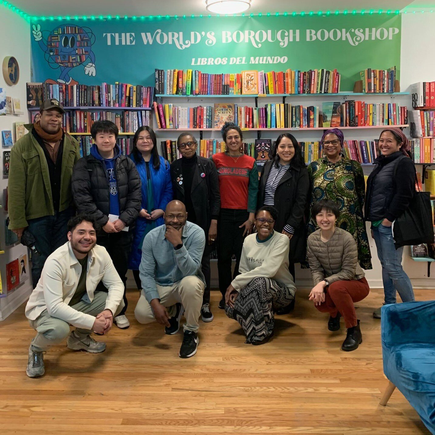 Throwback to earlier this month when we met the Memoir and Autobiographical Writing Workshop participants at the World's Borough Bookstore! The newest cohort of 8 writers were selected through a highly competitive process and they each received a ful