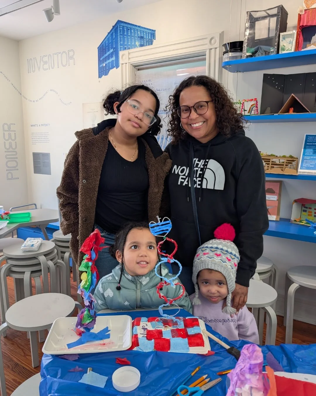 Thank you to the families and visitors who joined us at this month&rsquo;s STEAM Saturday! Participants got to hone their design skills by creating abstract 3D sculptures, inspired by the DNA double helix 🧬We love to see our community exploring the 