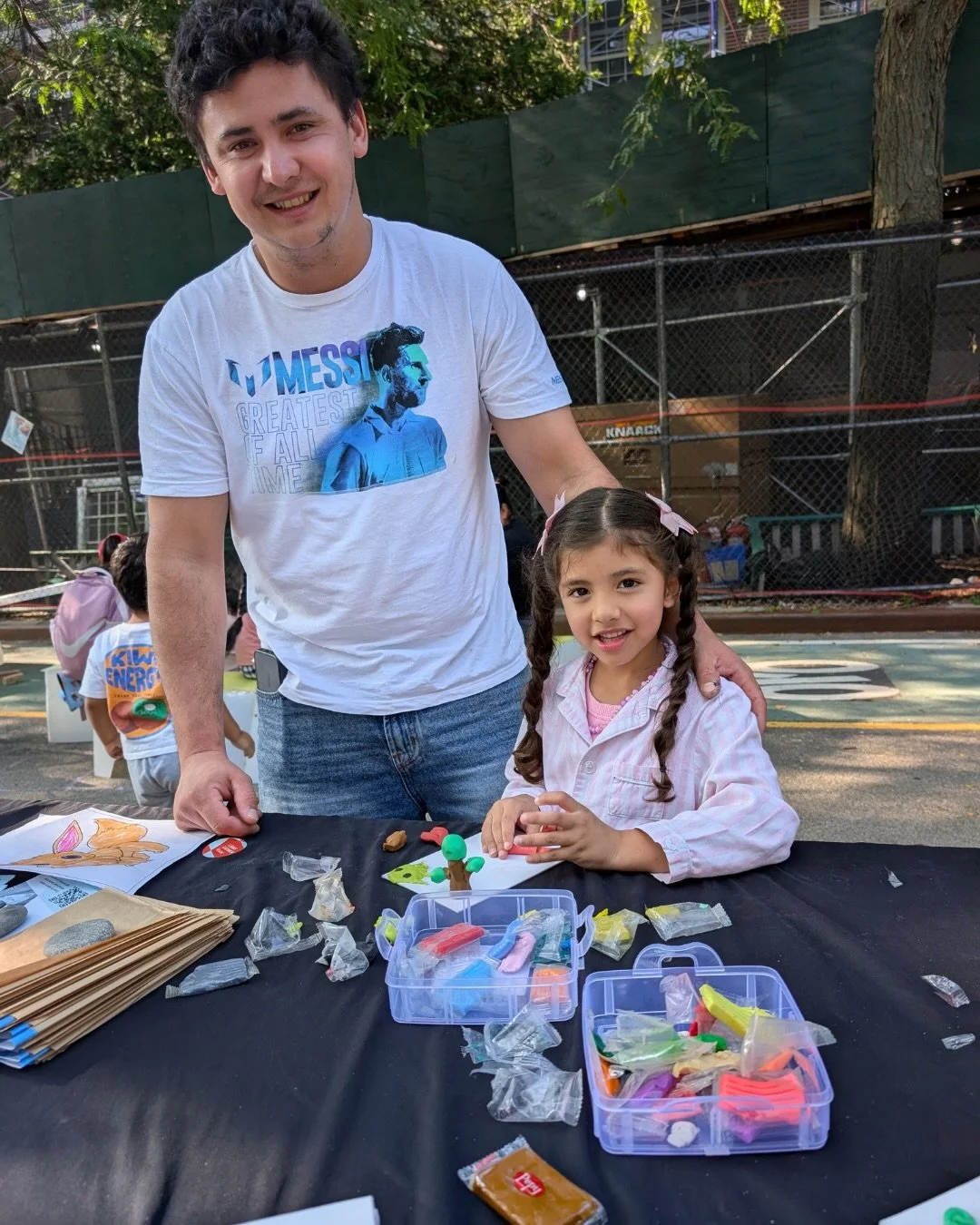 This summer, we had the pleasure of facilitating weekly tabling activities at 34th Ave Open Streets. Families, students and neighbors explored STEAM through an exciting range of workshops, including paper lanterns, LEGO printmaking, soil sculptures, 